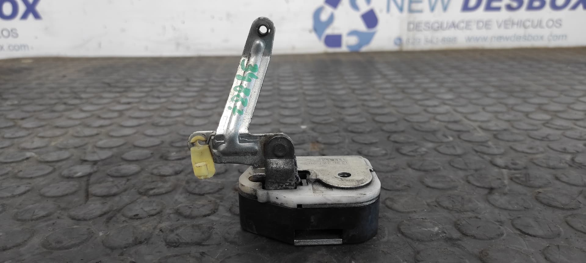 Recambio de CERRADURA  CORREDERA DERECHA  para NISSAN INTERSTAR MOD. 04 (X70) 2.5 dCi Diesel CAT G9U referencia OEM IAM 351343   - BLANCA 5