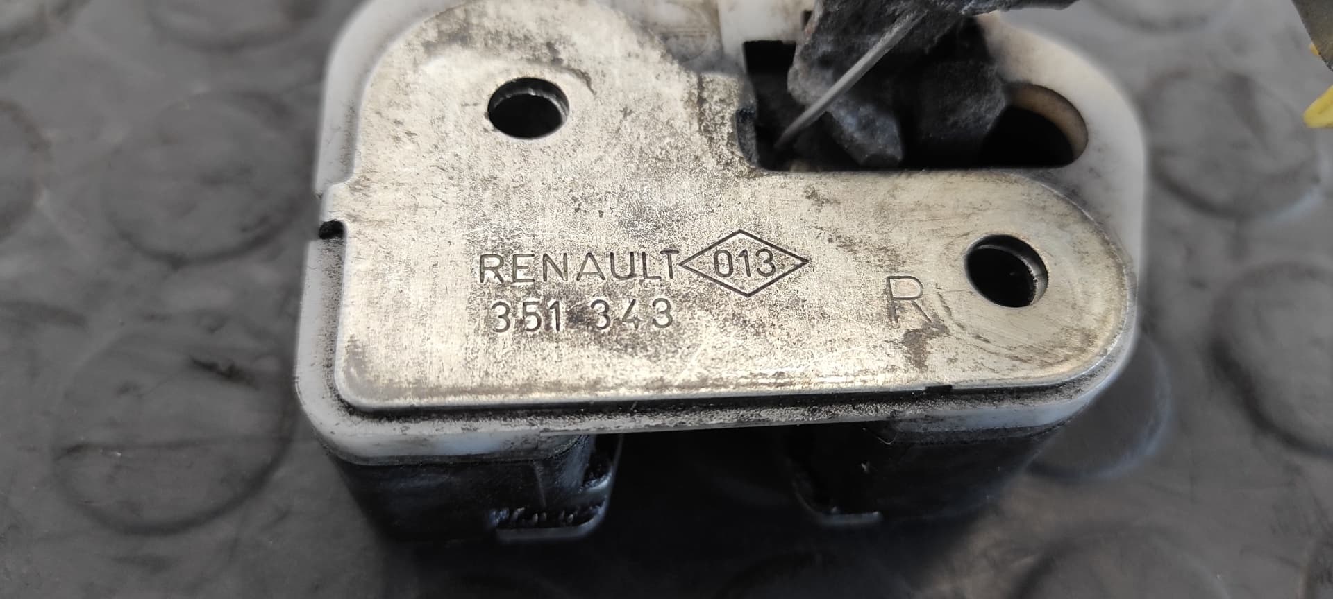 Recambio de CERRADURA  CORREDERA DERECHA  para NISSAN INTERSTAR MOD. 04 (X70) 2.5 dCi Diesel CAT G9U referencia OEM IAM 351343   - BLANCA 3