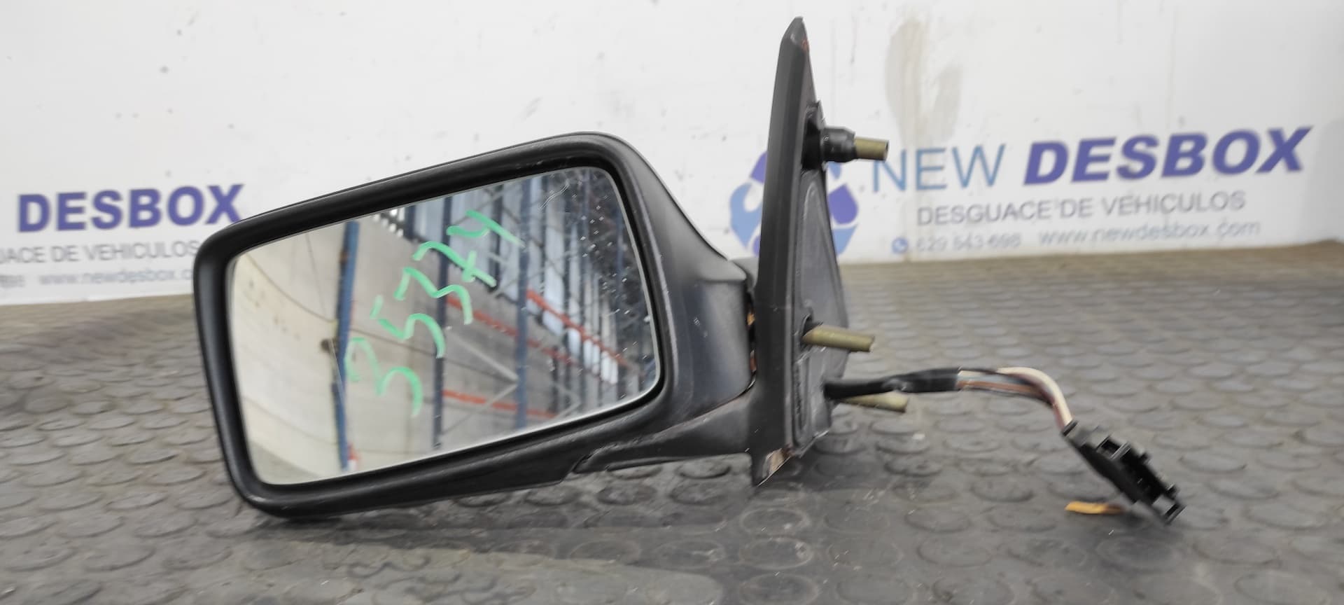 Recambio de RETROVISOR IZQUIERDO para VOLKSWAGEN GOLF III BERLINA (1H1) 1.9 TDI 1Z referencia OEM IAM    - BLANCO