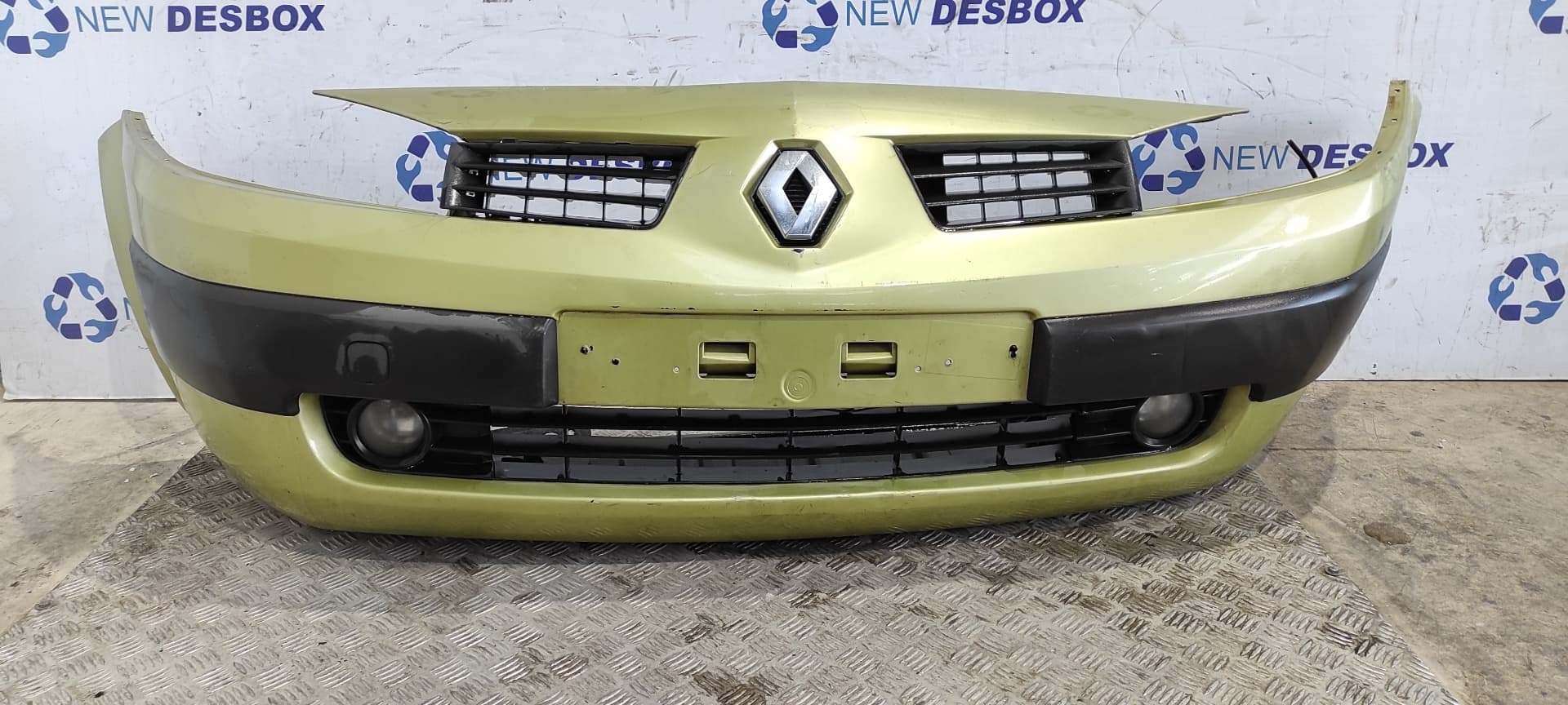 Recambio de PARAGOLPES DELANTERO para RENAULT MEGANE II CLASSIC BERLINA 1.9 dCi Diesel F9Q800 referencia OEM IAM    - VERDE