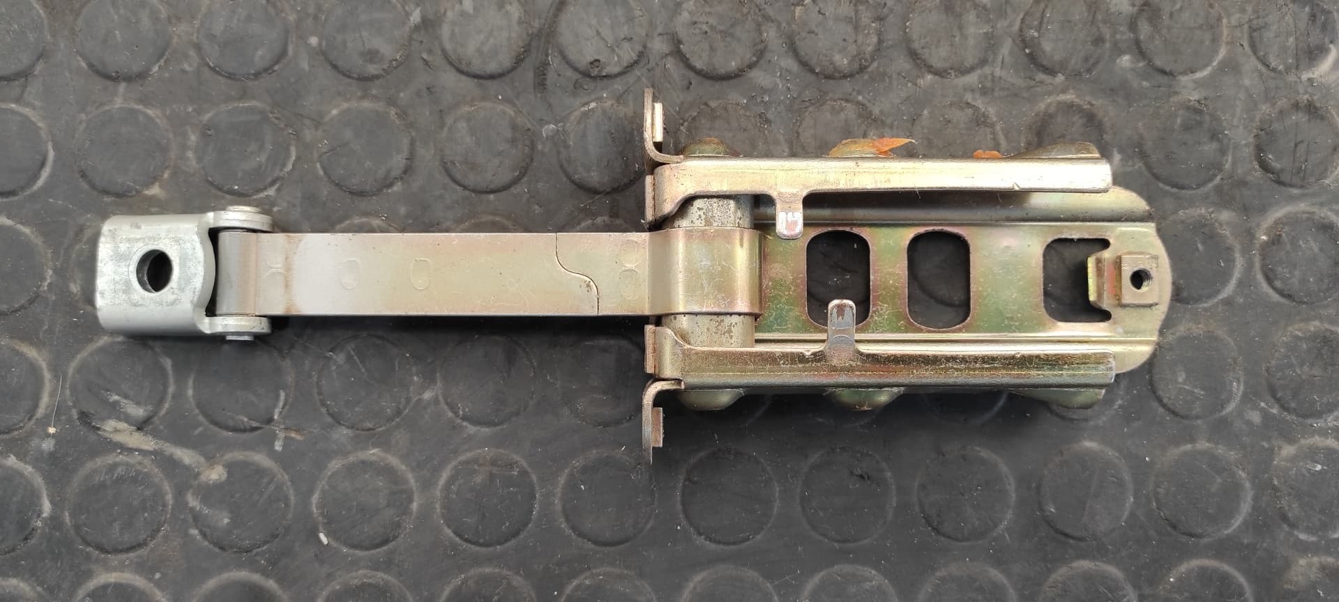 Recambio de RETENEDOR PUERTA DERECHA para MERCEDES-BENZ CLASE E (W210) BERLINA DIESEL 300 Turbodiesel (210.025) OM606962 referencia OEM IAM 0398   - GRIS 3