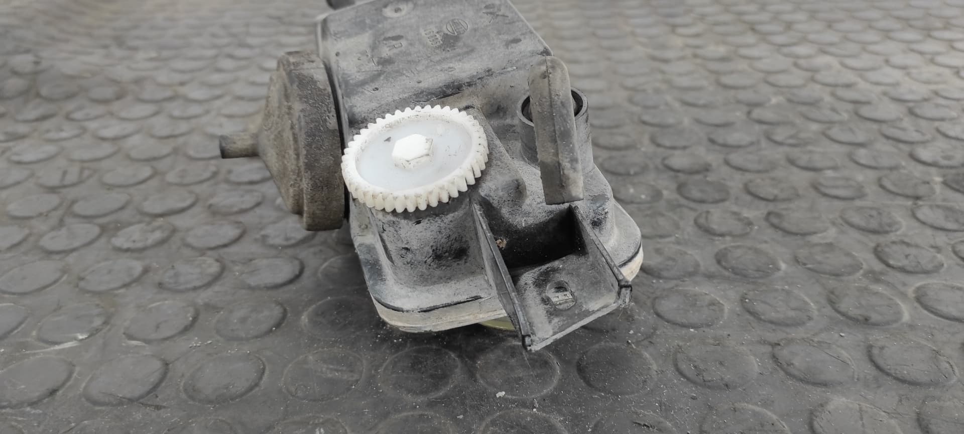 Recambio de FARO ANTINIEBLA DERECHO para FORD TRANSIT CAJA CERRADA, LARGA (FY) (2000 =>) 2.0 TDE CAT F3FA referencia OEM IAM 146896   - BLANCO 6