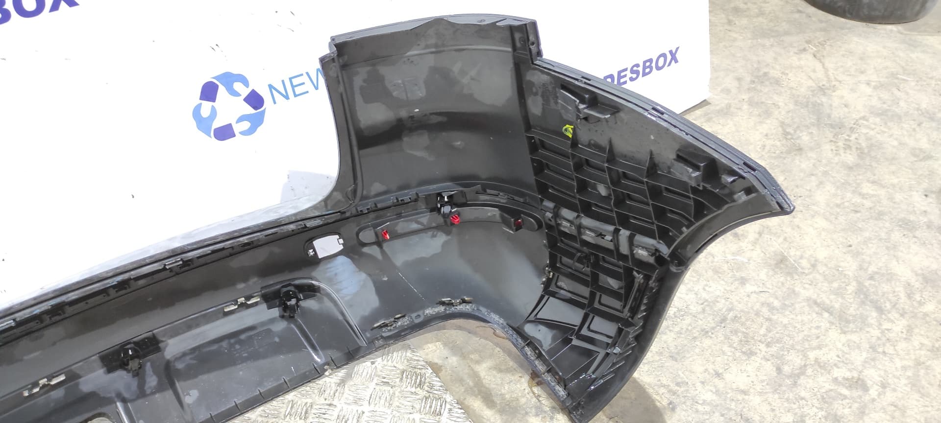 Recambio de PARAGOLPES TRASERO para VOLKSWAGEN TOUAREG (7LA) BAC referencia OEM IAM    - NEGRO 3
