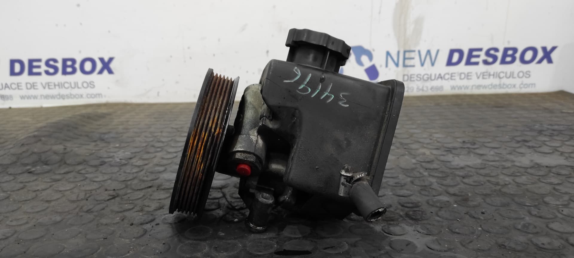 Recambio de BOMBA DIRECCION para MERCEDES-BENZ VITO MIXTO 06.2003 -> 111  CDI  Compacto  (639.601) 646982 referencia OEM IAM A6042360010   - BLANCO 3