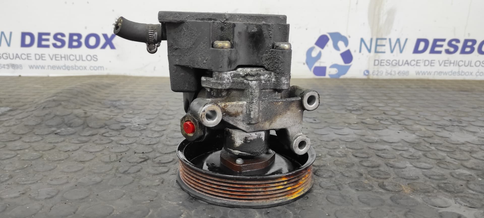 Recambio de BOMBA DIRECCION para MERCEDES-BENZ VITO MIXTO 06.2003 -> 111  CDI  Compacto  (639.601) 646982 referencia OEM IAM A6042360010   - BLANCO 5