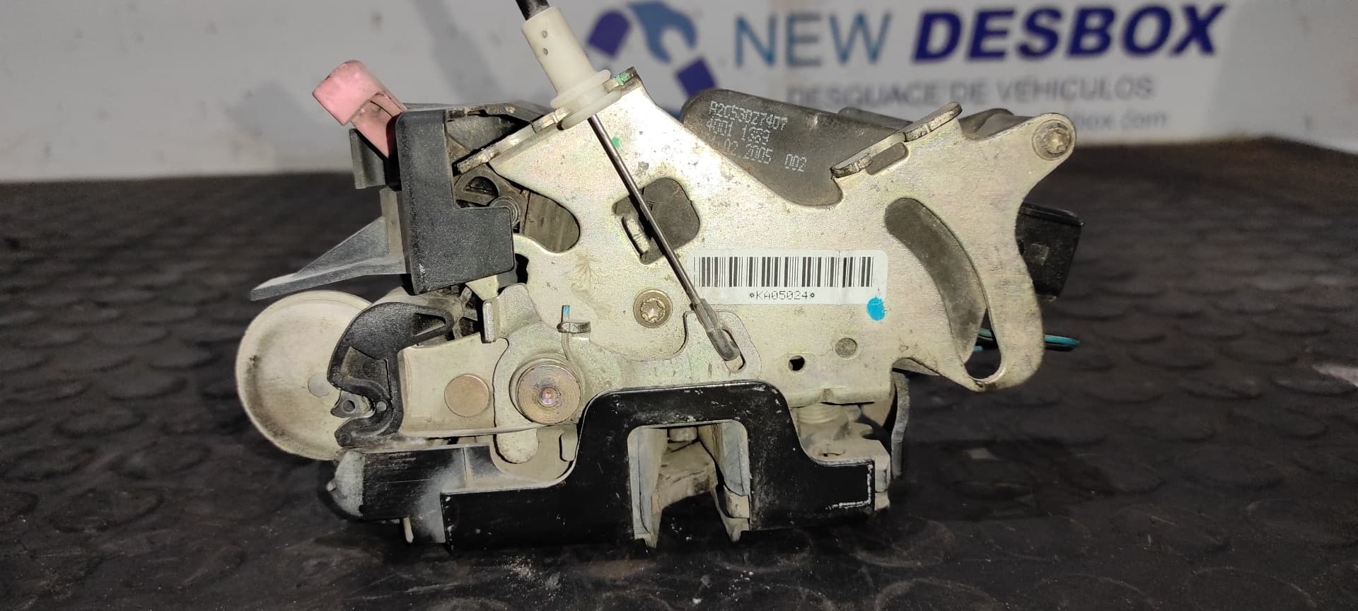 Recambio de CERRADURA PUERTA DELANTERA IZQUIERDA para MERCEDES-BENZ VITO MIXTO 06.2003 -> 111  CDI  Compacto  (639.601) 646982 referencia OEM IAM A6397200835   - BLANCO 4