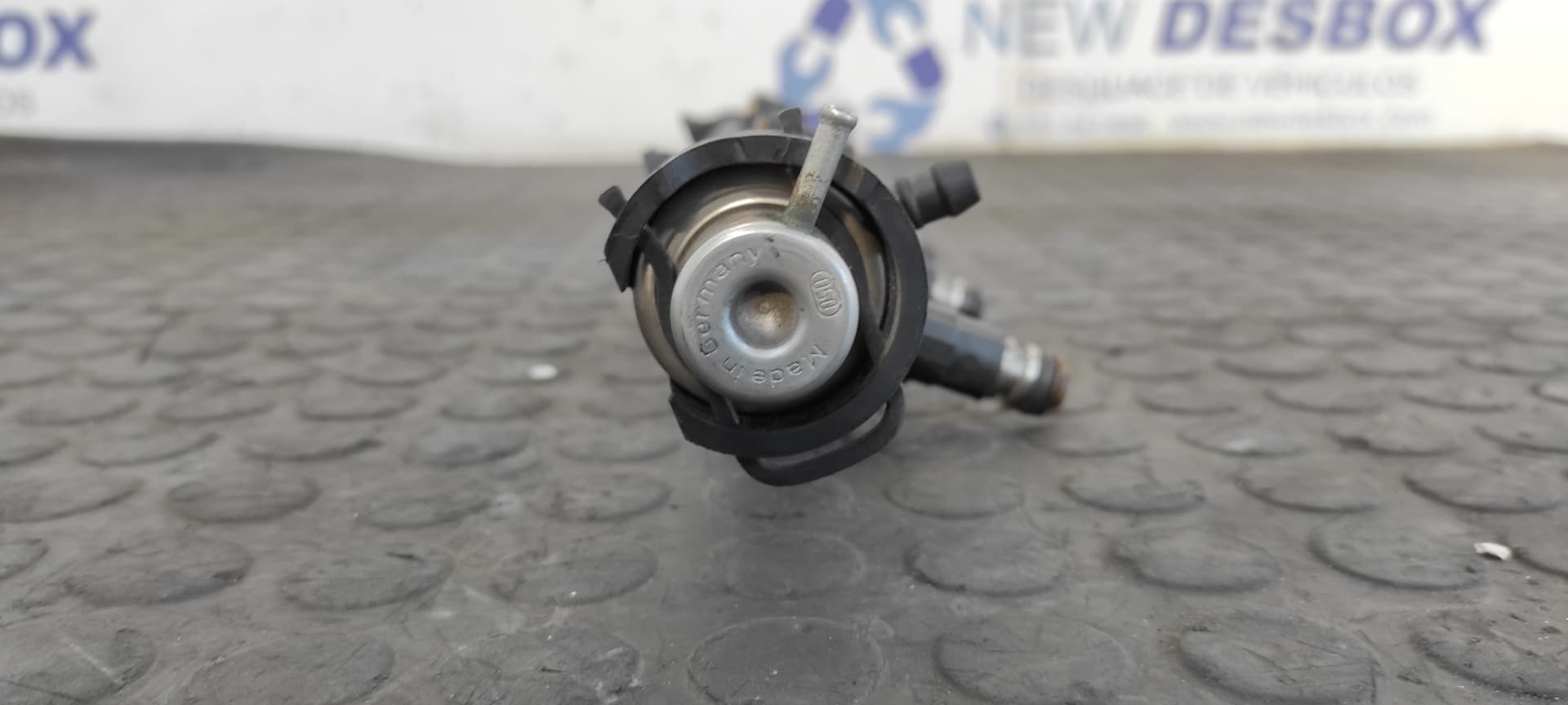 Recambio de RAMPA INYECTORA para VOLKSWAGEN POLO BERLINA (6N1) Air APQ referencia OEM IAM 030133319L   - BLANCO 3