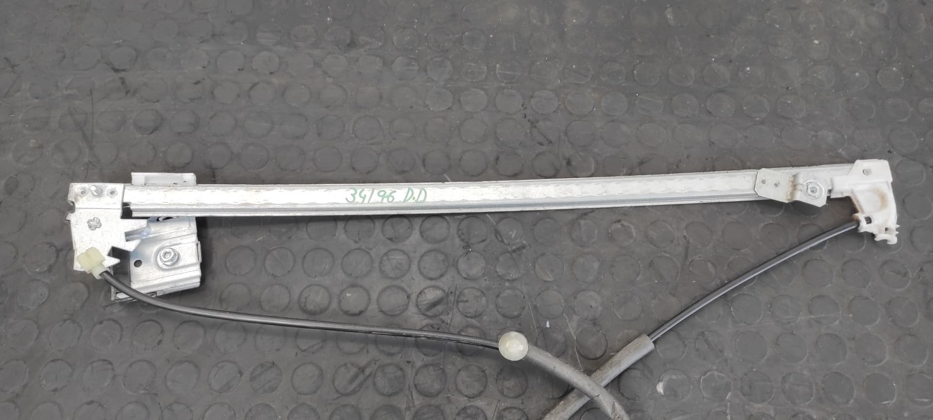 Recambio de ELEVALUNAS DELANTERO DERECHO para MERCEDES-BENZ VITO MIXTO 06.2003 -> 111  CDI  Compacto  (639.601) 646982 referencia OEM IAM 0130821940   - BLANCO 7