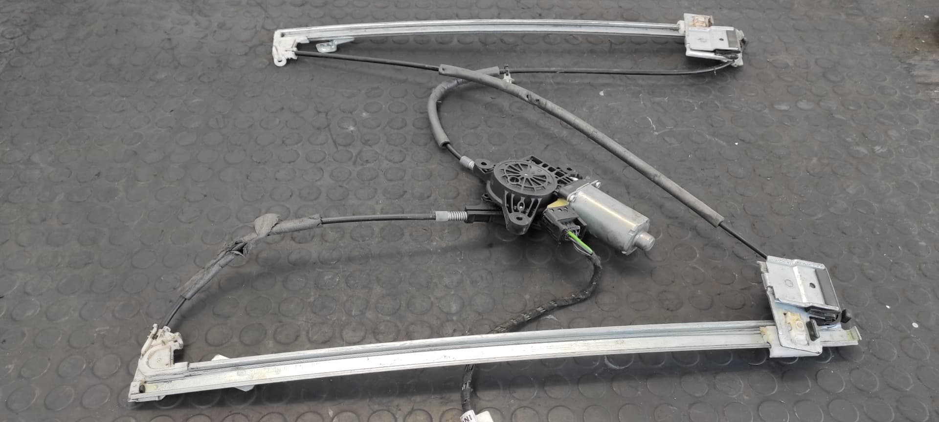 Recambio de ELEVALUNAS DELANTERO DERECHO para MERCEDES-BENZ VITO MIXTO 06.2003 -> 111  CDI  Compacto  (639.601) 646982 referencia OEM IAM 0130821940   - BLANCO 6