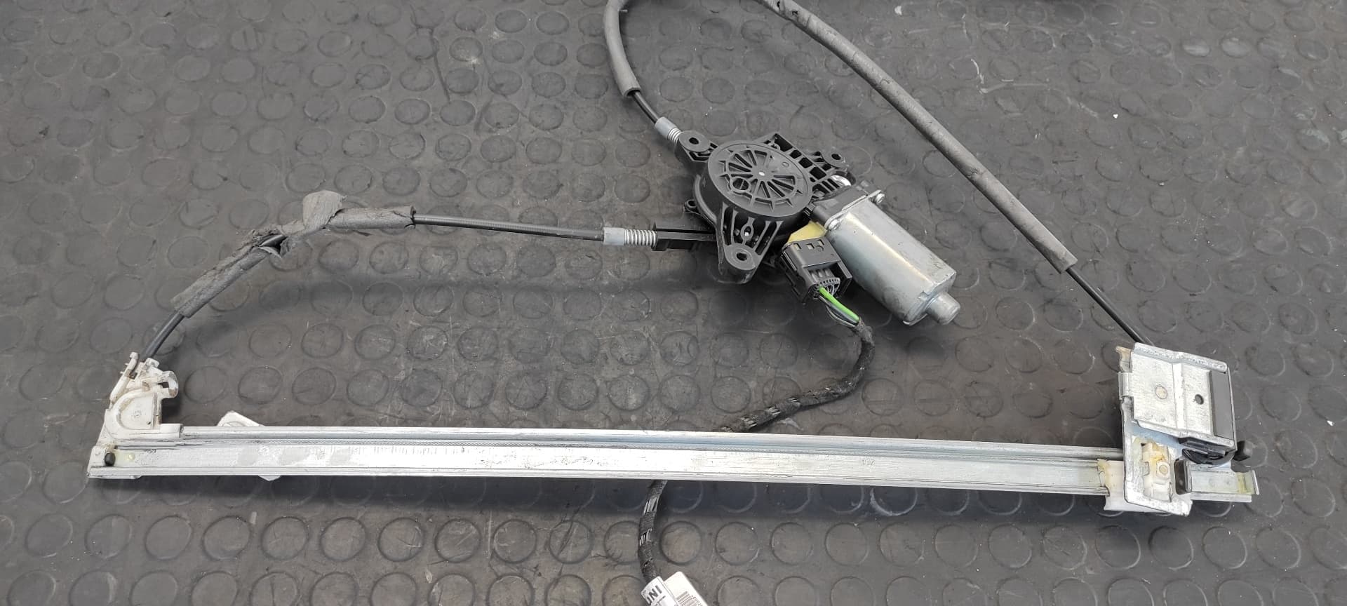 Recambio de ELEVALUNAS DELANTERO DERECHO para MERCEDES-BENZ VITO MIXTO 06.2003 -> 111  CDI  Compacto  (639.601) 646982 referencia OEM IAM 0130821940   - BLANCO 5