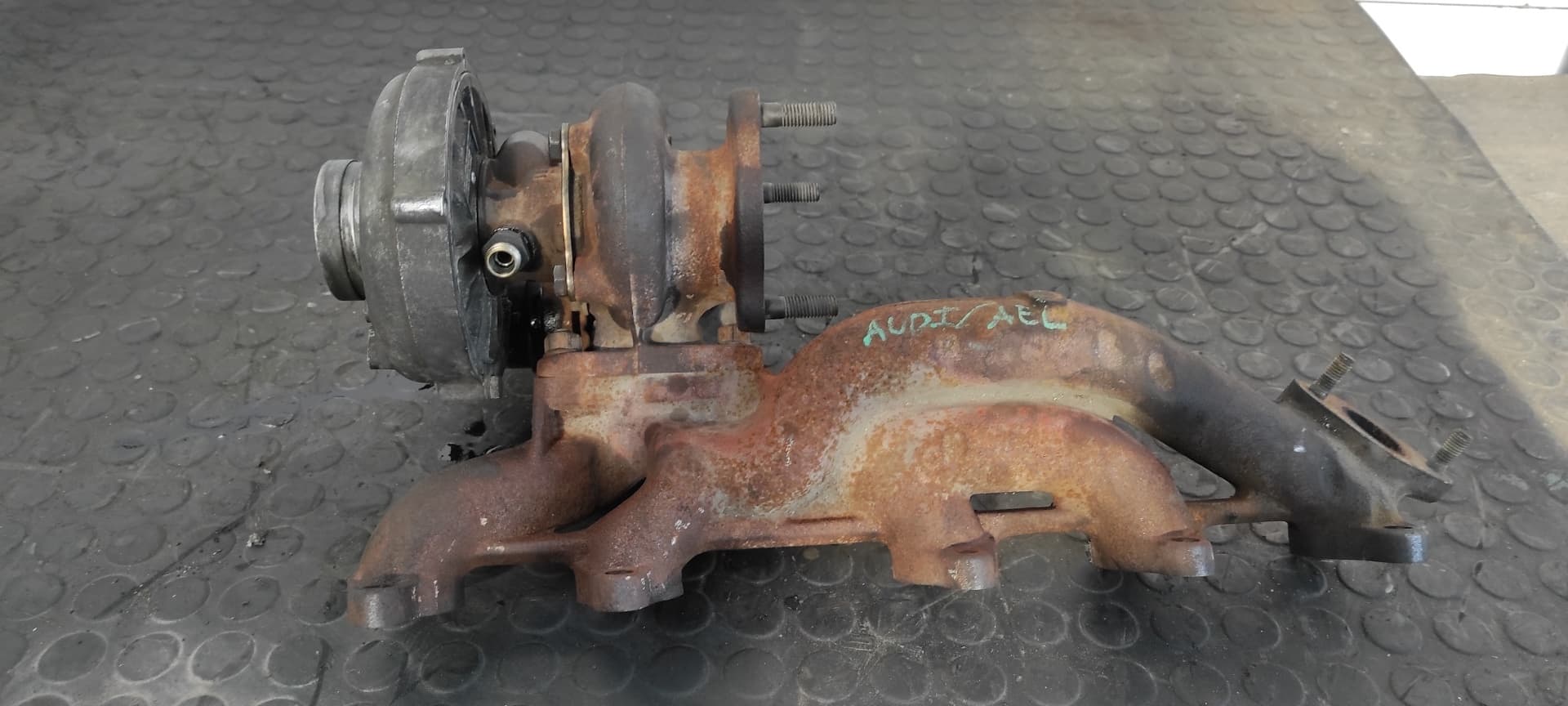 Recambio de TURBOCOMPRESOR para AUDI A6 BERLINA (C4) AEL referencia OEM IAM 046145703G 4