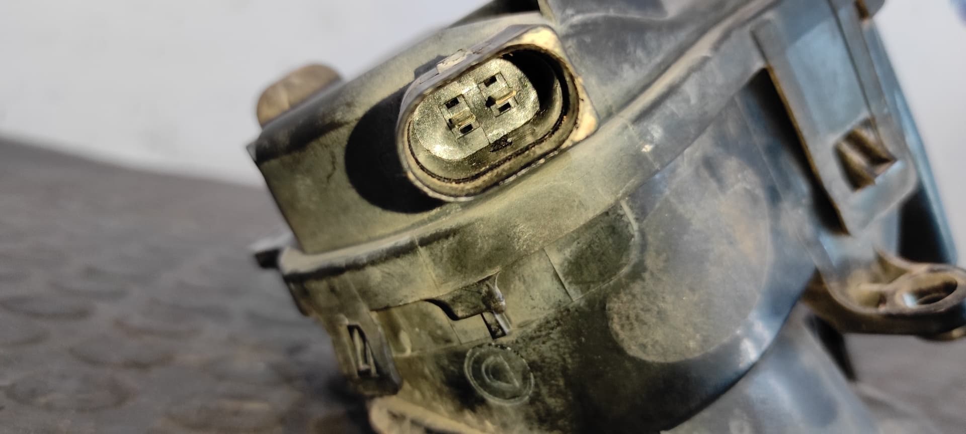Recambio de FARO ANTINIEBLA IZQUIERDO para AUDI A3 (8P) 2.0 TDI Ambiente BKD referencia OEM IAM 24696700   - NEGRO 6