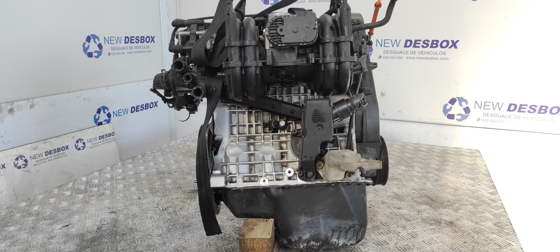 Recambio de MOTOR para SEAT IBIZA (6K1) AKK referencia OEM IAM AKK   - ROJO 2