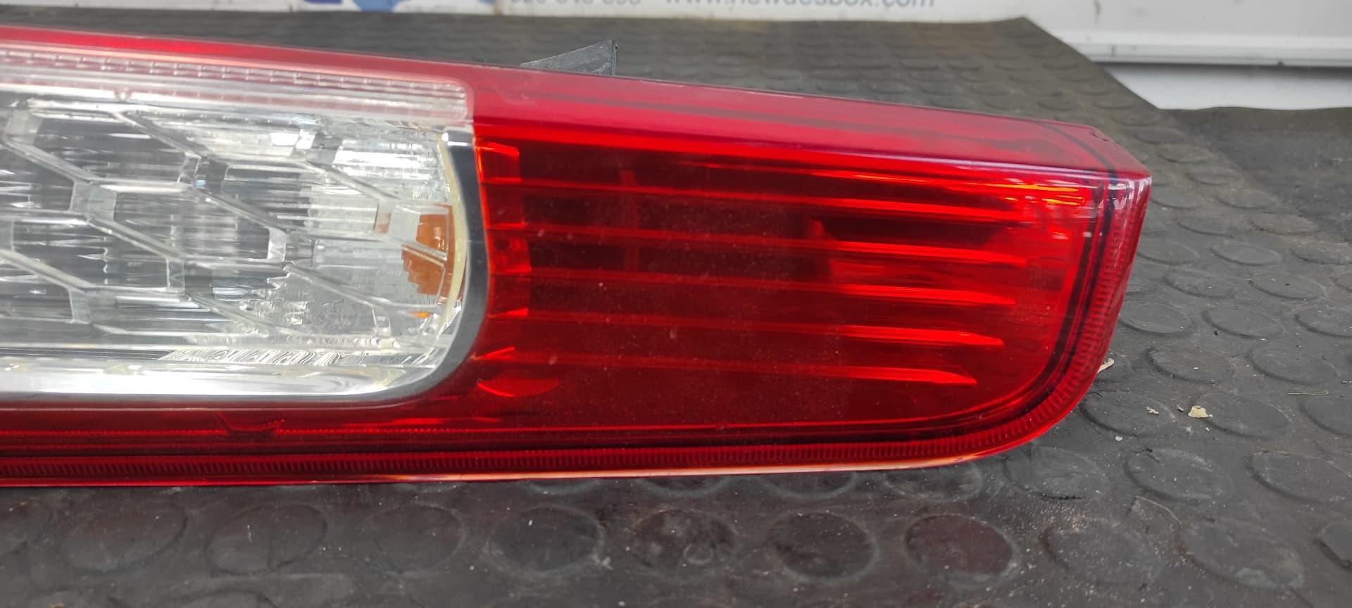 Recambio de PILOTO TRASERO DERECHO para FORD FOCUS LIM. (CB4) 1.6 TDCi CAT HHDA referencia OEM IAM 8M5113404A   - BLANCO 7