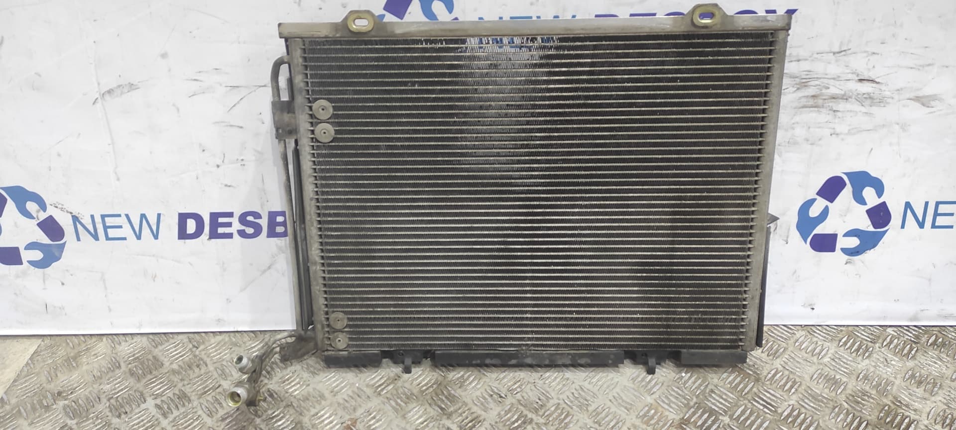 Recambio de CONDENSADOR / RADIADOR  AIRE ACONDICIONADO para MERCEDES-BENZ CLASE C (W202) BERLINA 1.8 16V CAT M111920 referencia OEM IAM    - GRIS