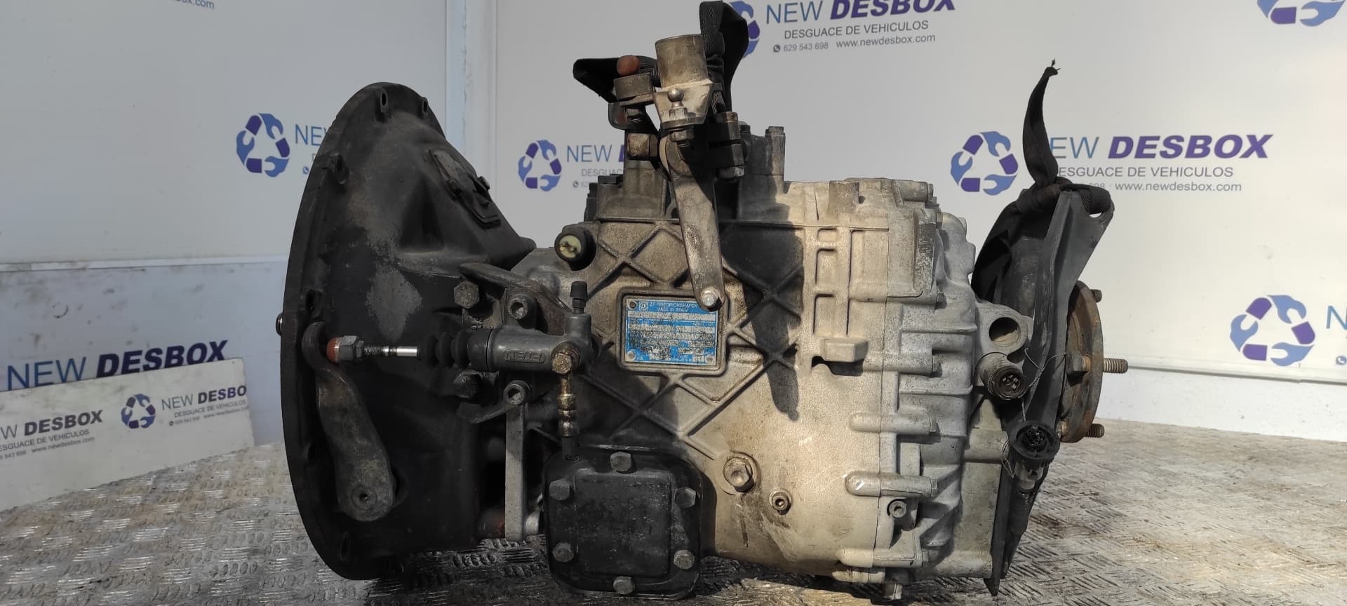 Recambio de CAJA CAMBIOS para NISSAN ATLEON B4.40 TURBO B4.40 TURBO  referencia OEM IAM ZF S5-42   - BLANCO 4