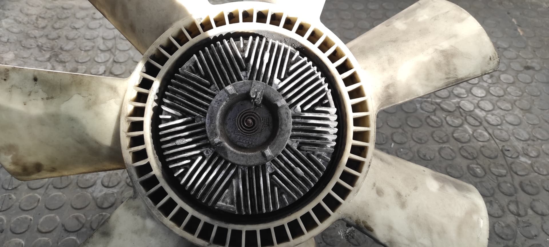 Recambio de VENTILADOR VISCOSO MOTOR para NISSAN ATLEON B4.40 TURBO B4.40 TURBO  referencia OEM IAM BWCS   - BLANCO 4