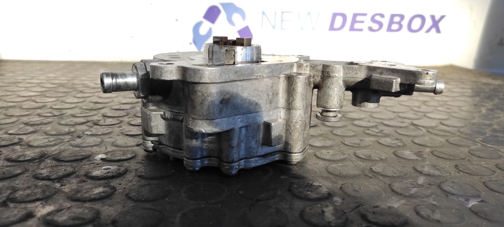 Recambio de DEPRESOR FRENO / BOMBA VACIO para VOLKSWAGEN PASSAT BERLINA (3B2) Comfortline syncro / 4Motion AVG referencia OEM IAM BOSCH V200   - BLANCO 3