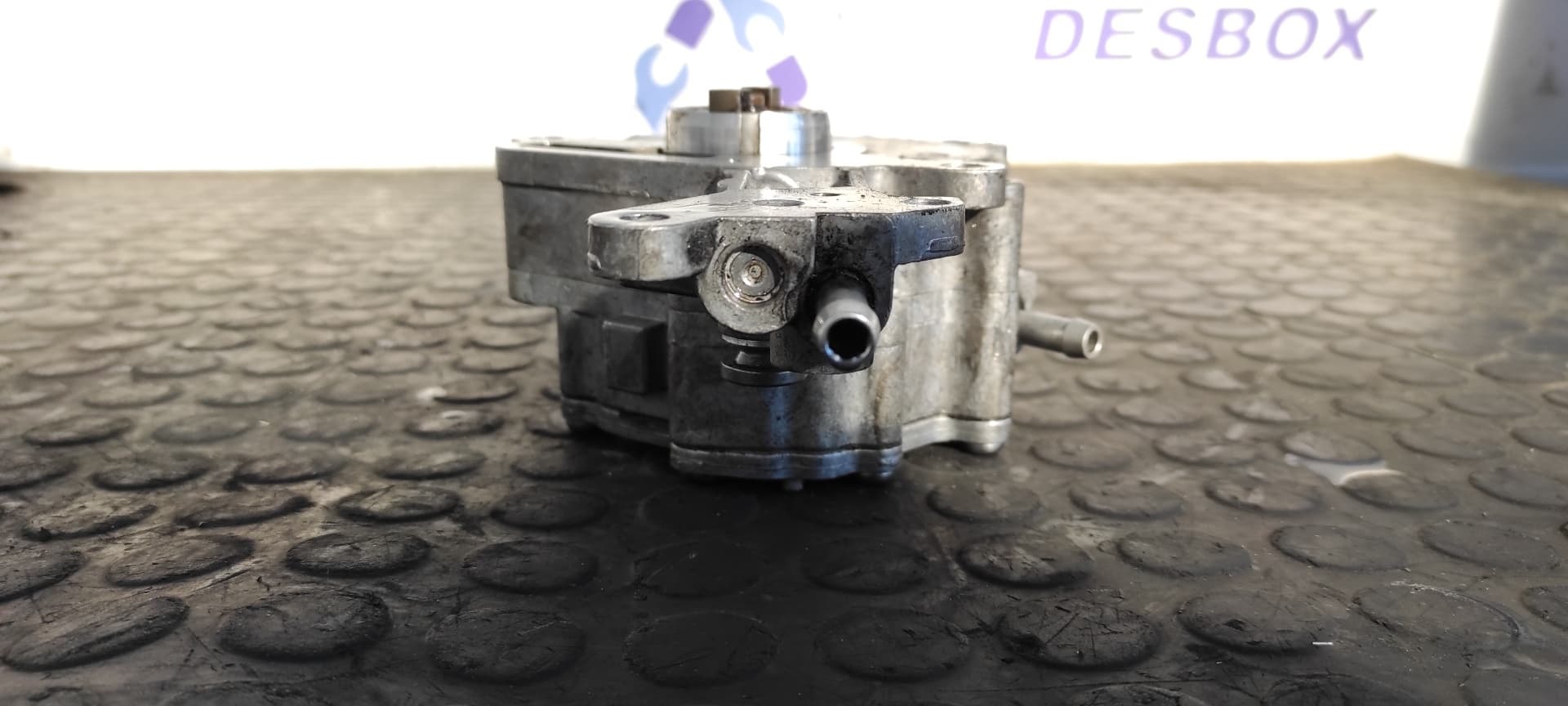 Recambio de DEPRESOR FRENO / BOMBA VACIO para VOLKSWAGEN PASSAT BERLINA (3B2) Comfortline syncro / 4Motion AVG referencia OEM IAM BOSCH V200   - BLANCO 2