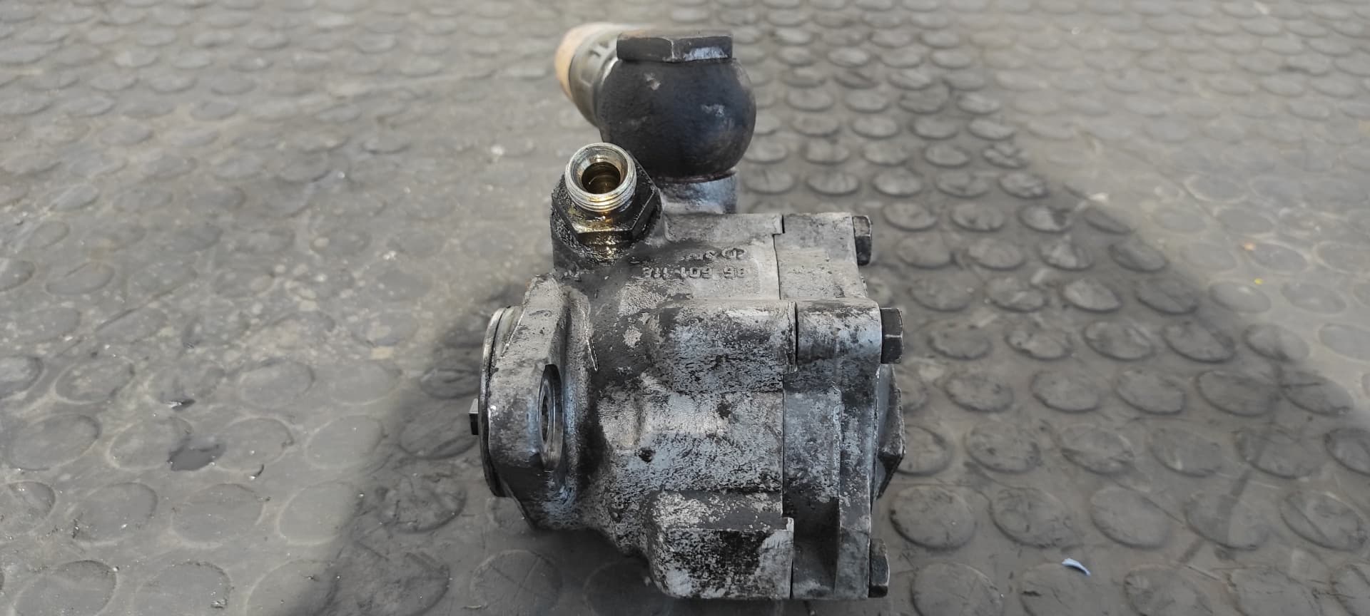 Recambio de BOMBA DIRECCION para NISSAN ATLEON B4.40 TURBO B4.40 TURBO  referencia OEM IAM 7684955107   - BLANCO 4