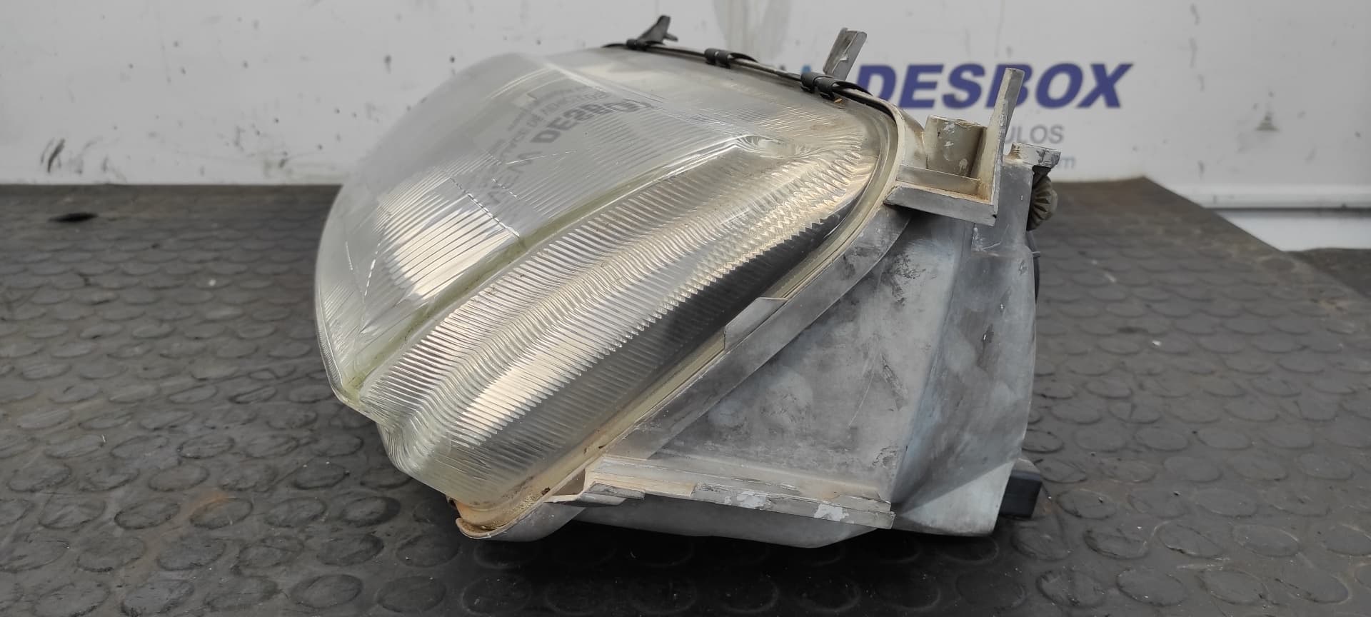 Recambio de FARO IZQUIERDO para VOLKSWAGEN SHARAN (7M8) 1.9 TDI AFN referencia OEM IAM 7M1941015K   - GRIS 2