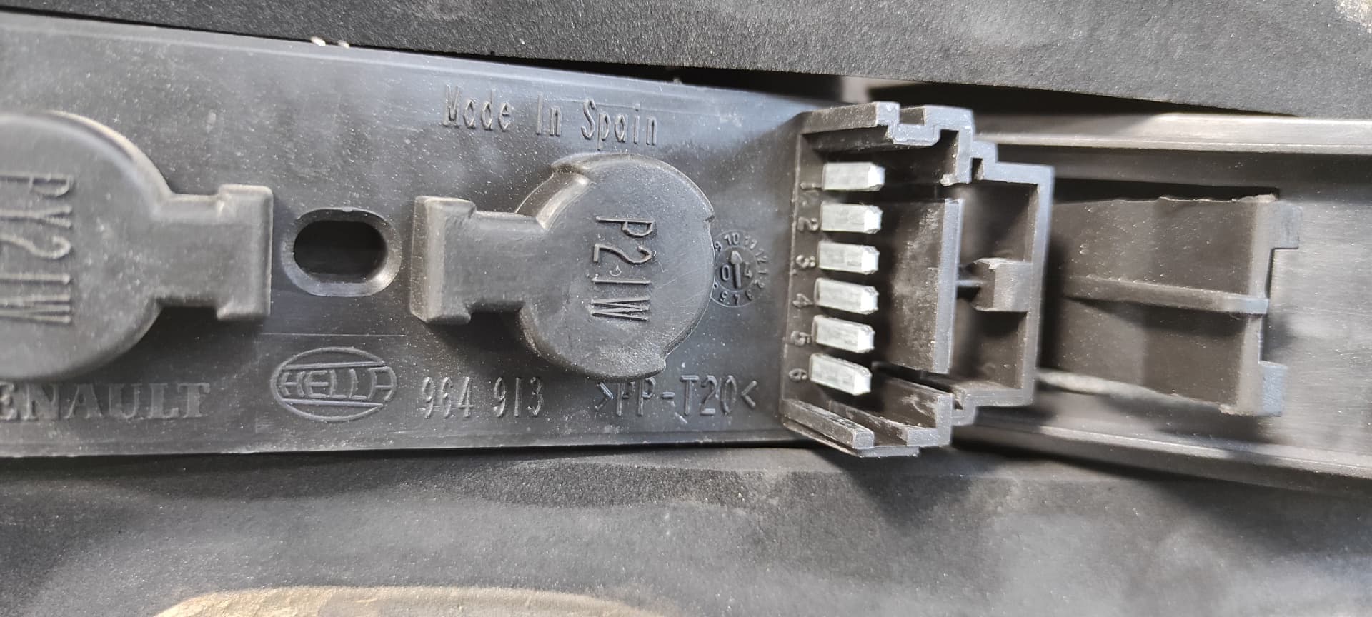 Recambio de PILOTO TRASERO DERECHO para RENAULT MEGANE II CLASSIC BERLINA Dynamique K9K734 referencia OEM IAM 8200142683   - GRIS 9
