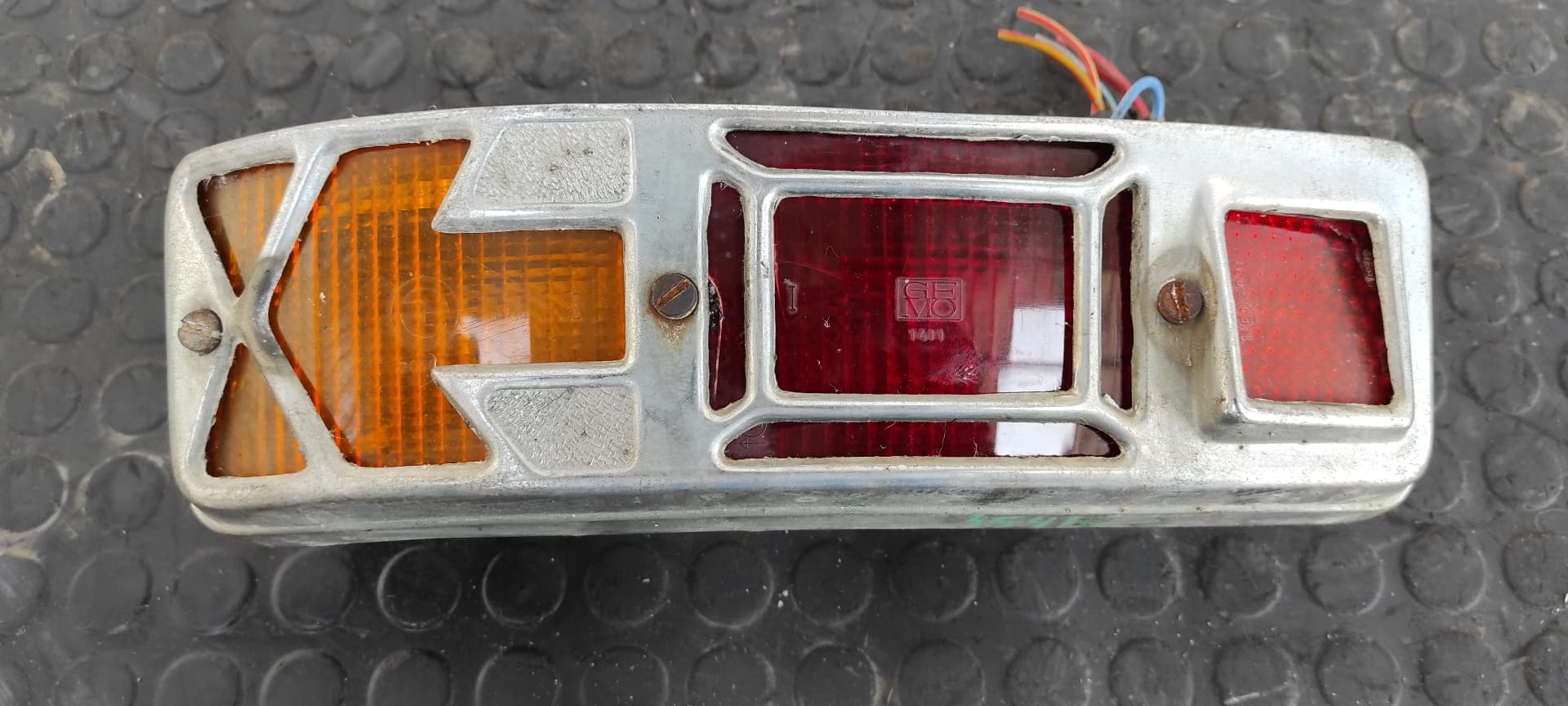 Recambio de PILOTO TRASERO IZQUIERDO para SEAT 127 127A000 referencia OEM IAM PROV 16007   - AMARILLO