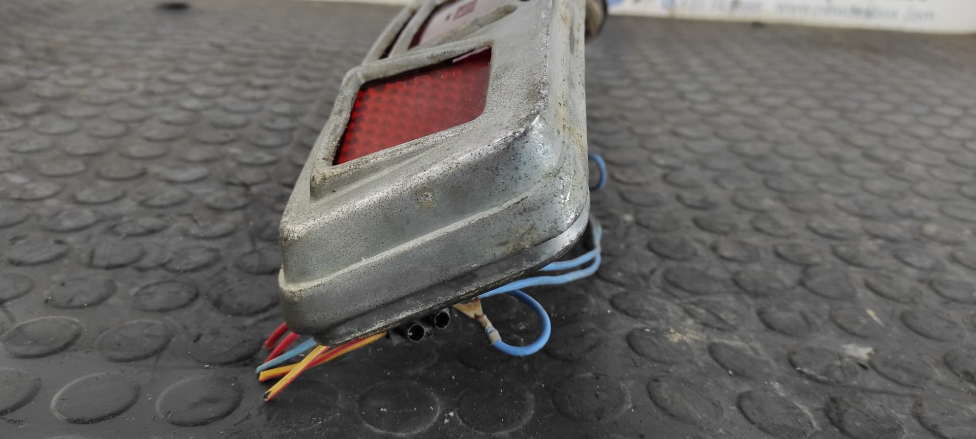 Recambio de PILOTO TRASERO IZQUIERDO para SEAT 127 127A000 referencia OEM IAM PROV 16007   - AMARILLO 9