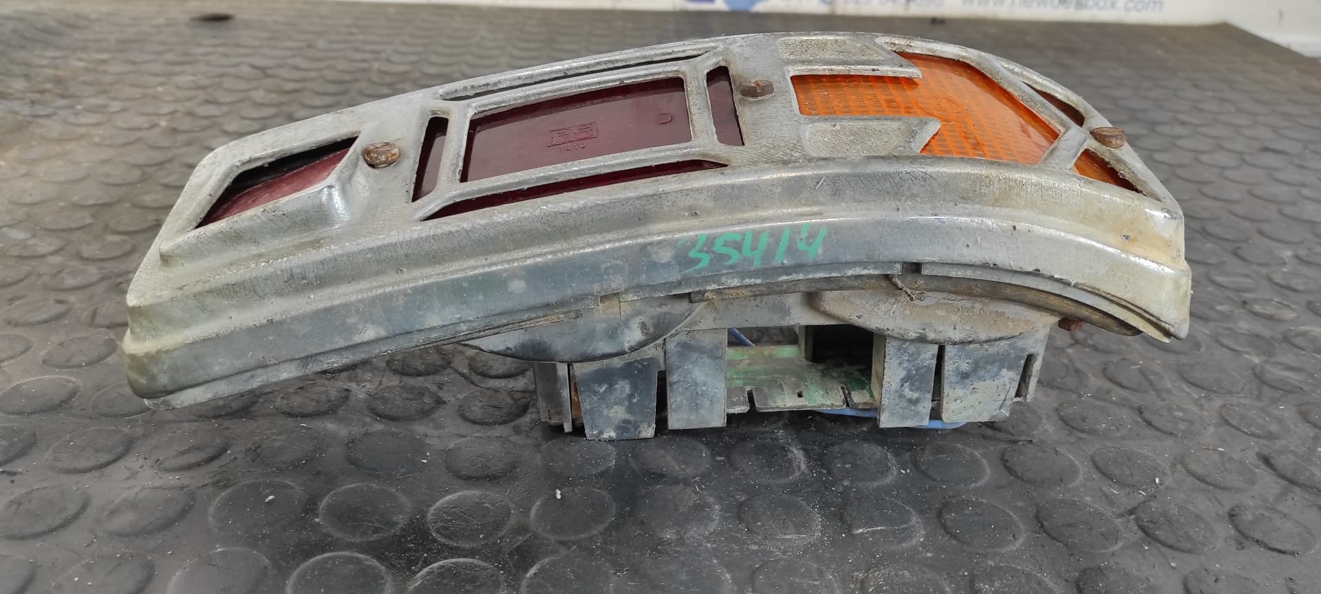 Recambio de PILOTO TRASERO DERECHO para SEAT 127 127A000 referencia OEM IAM PROV 16007   - AMARILLO 9