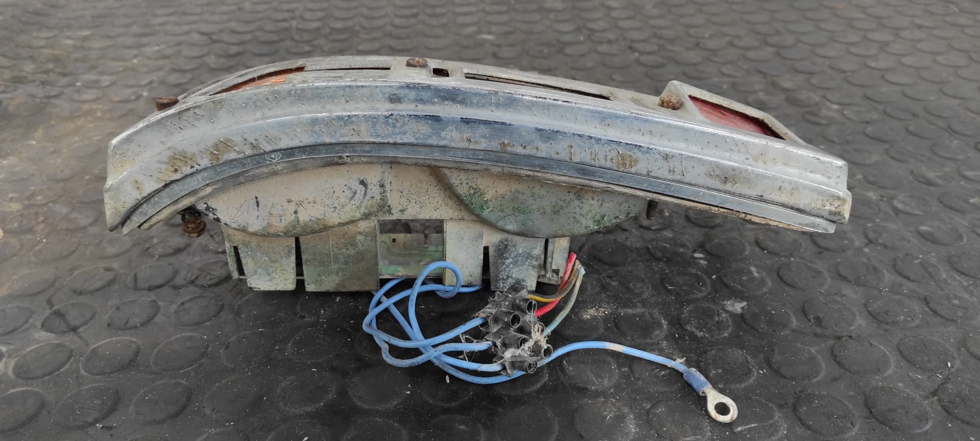 Recambio de PILOTO TRASERO DERECHO para SEAT 127 127A000 referencia OEM IAM PROV 16007   - AMARILLO 4