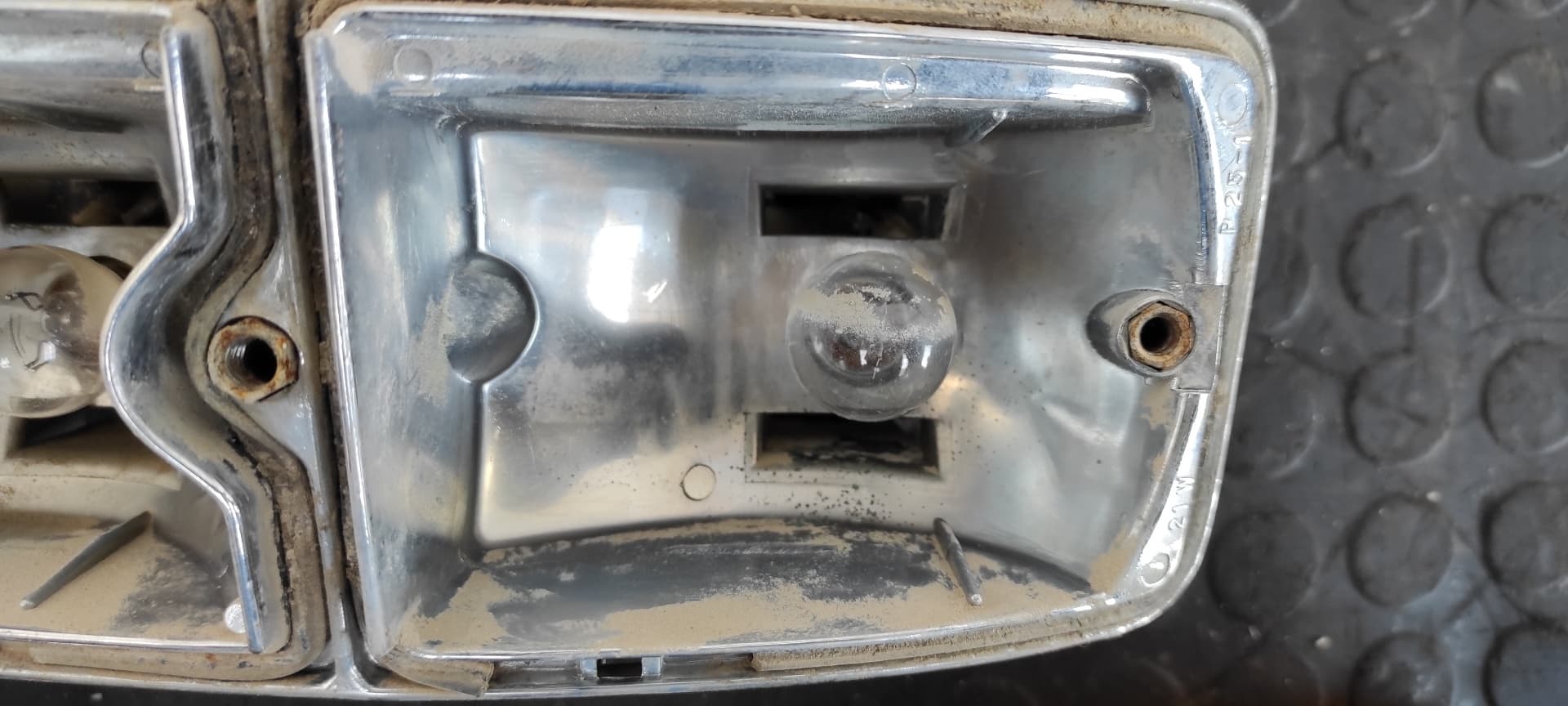 Recambio de PILOTO TRASERO DERECHO para SEAT 127 127A000 referencia OEM IAM PROV 16007   - AMARILLO 8