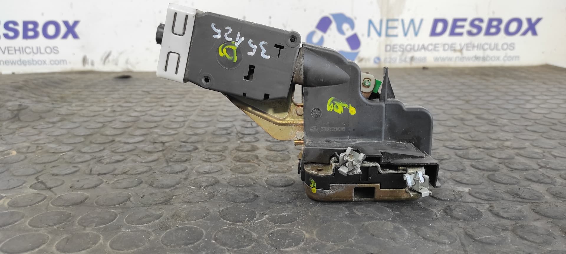 Recambio de CERRADURA PUERTA DELANTERA IZQUIERDA para VOLVO S40 BERLINA 1.9 D+ (85kW) D4192T3 referencia OEM IAM    - BLANCO