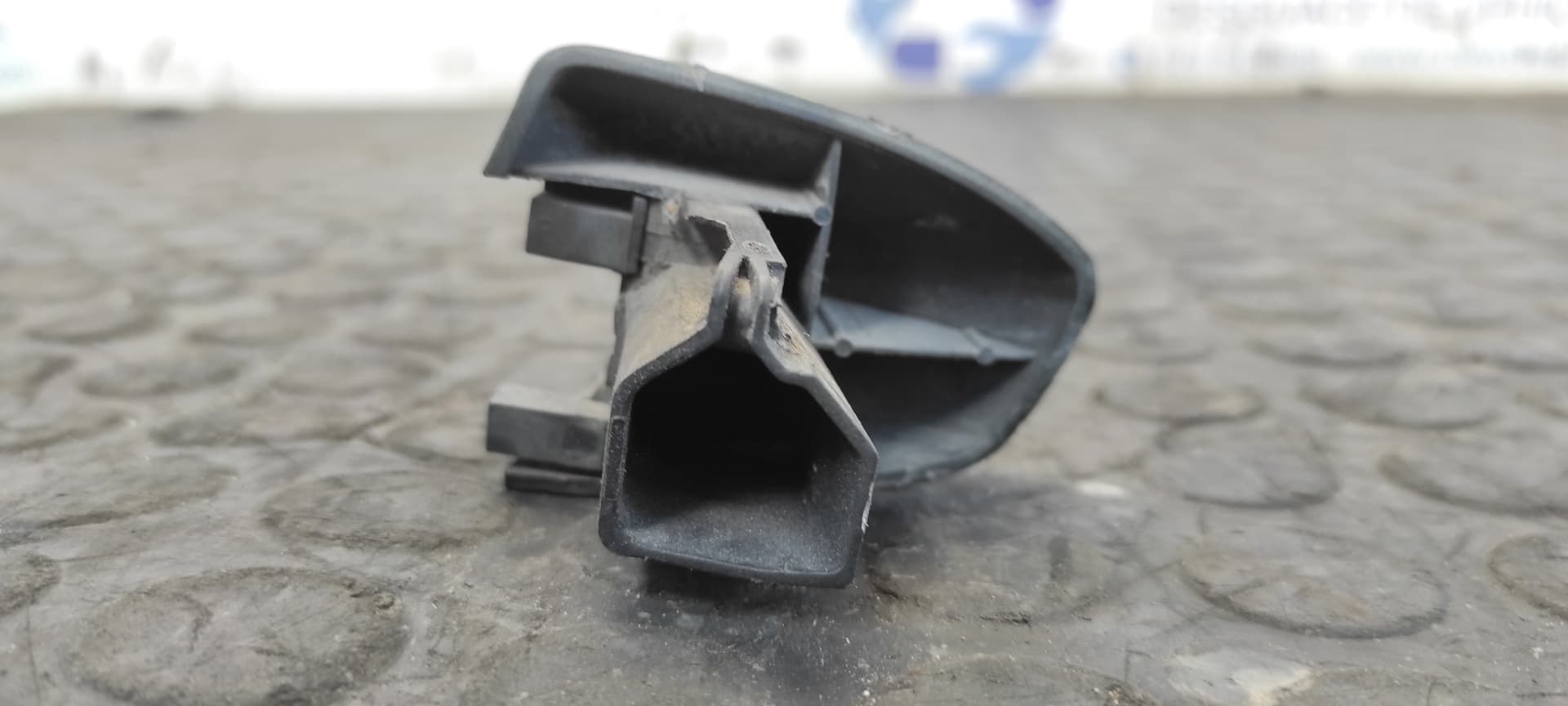 Recambio de MANETA TRASERA DERECHA para MERCEDES-BENZ CLASE C (W204) BERLINA 2.2 CDI CAT OM646811 referencia OEM IAM    - BLANCO 6