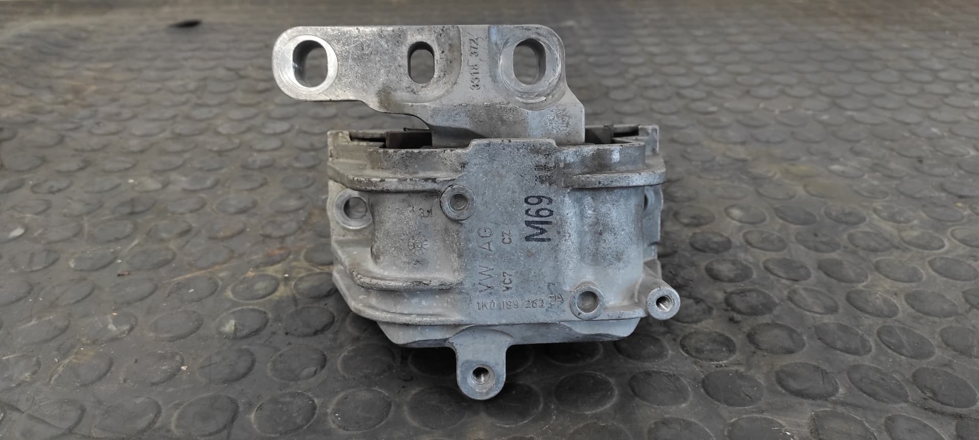 Recambio de SOPORTE MOTOR para SEAT LEON (1P1) BLS referencia OEM IAM 1K0199262BA   - BLANCO 4