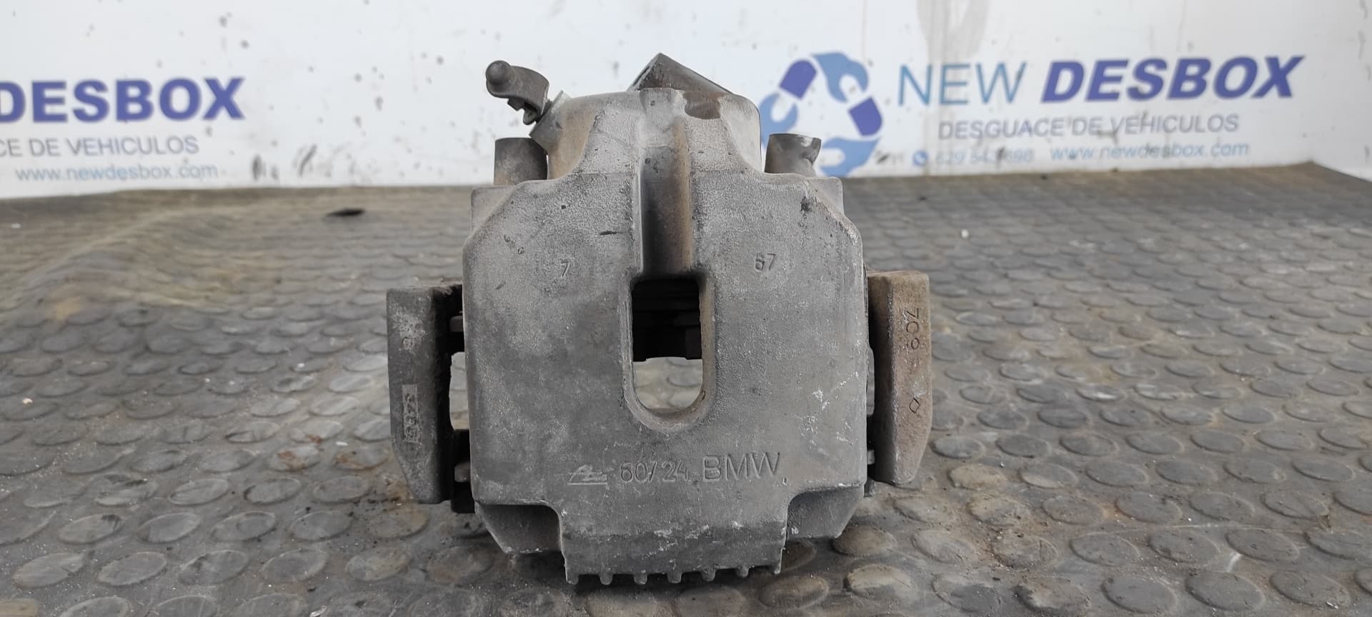 Recambio de PINZA DE FRENO DELANTERA IZQUIERDA para BMW SERIE 5 BERLINA (E60) 2.0 16V Diesel M47N204D5 referencia OEM IAM BMW 60 24    - NEGRO