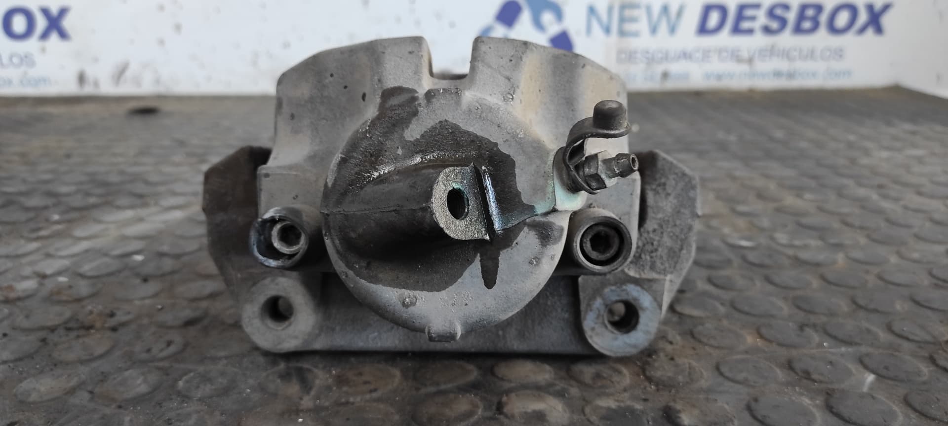 Recambio de PINZA DE FRENO DELANTERA IZQUIERDA para BMW SERIE 5 BERLINA (E60) 2.0 16V Diesel M47N204D5 referencia OEM IAM BMW 60 24    - NEGRO 5