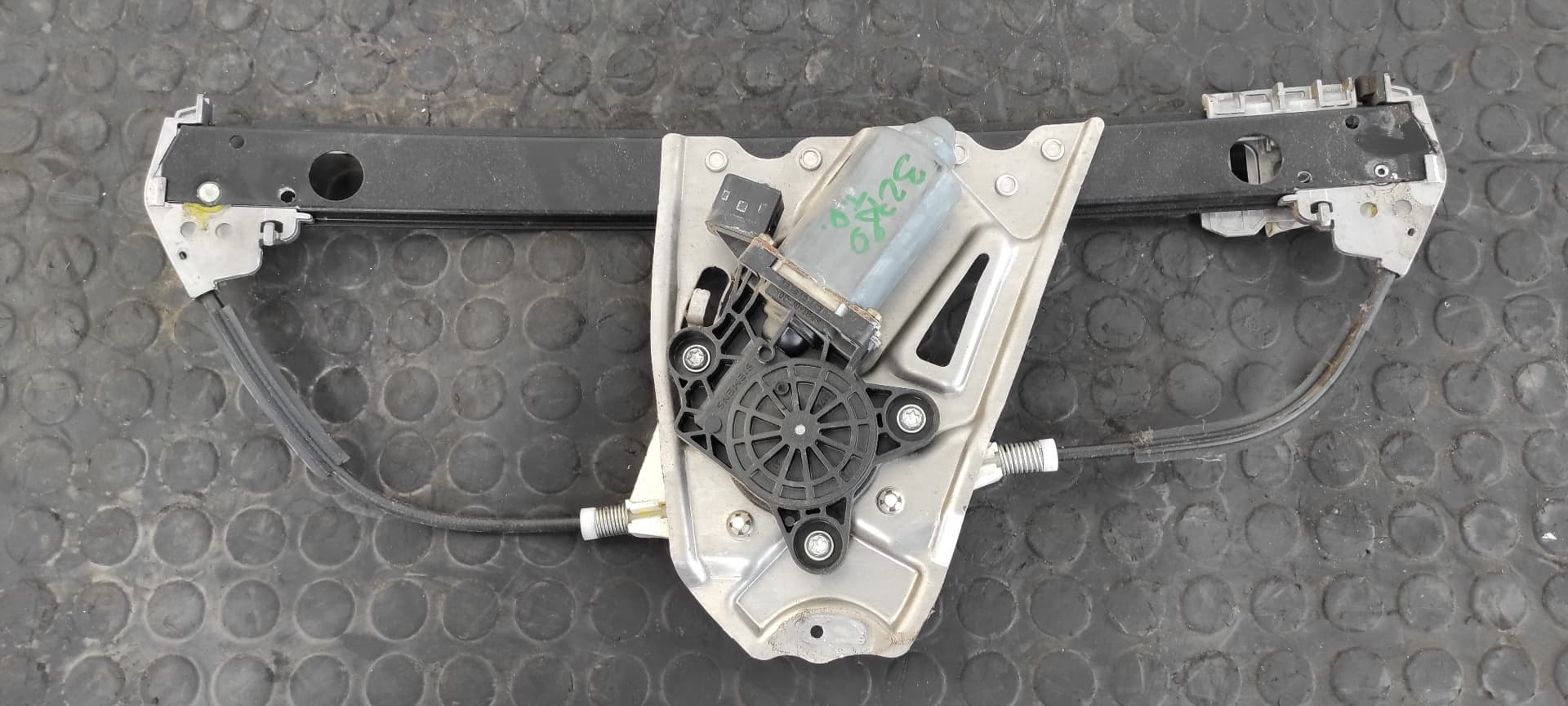 Recambio de ELEVALUNAS TRASERO DERECHO para MERCEDES-BENZ CLASE S (W220) BERLINA 613960 referencia OEM IAM A2207300446   - AZUL