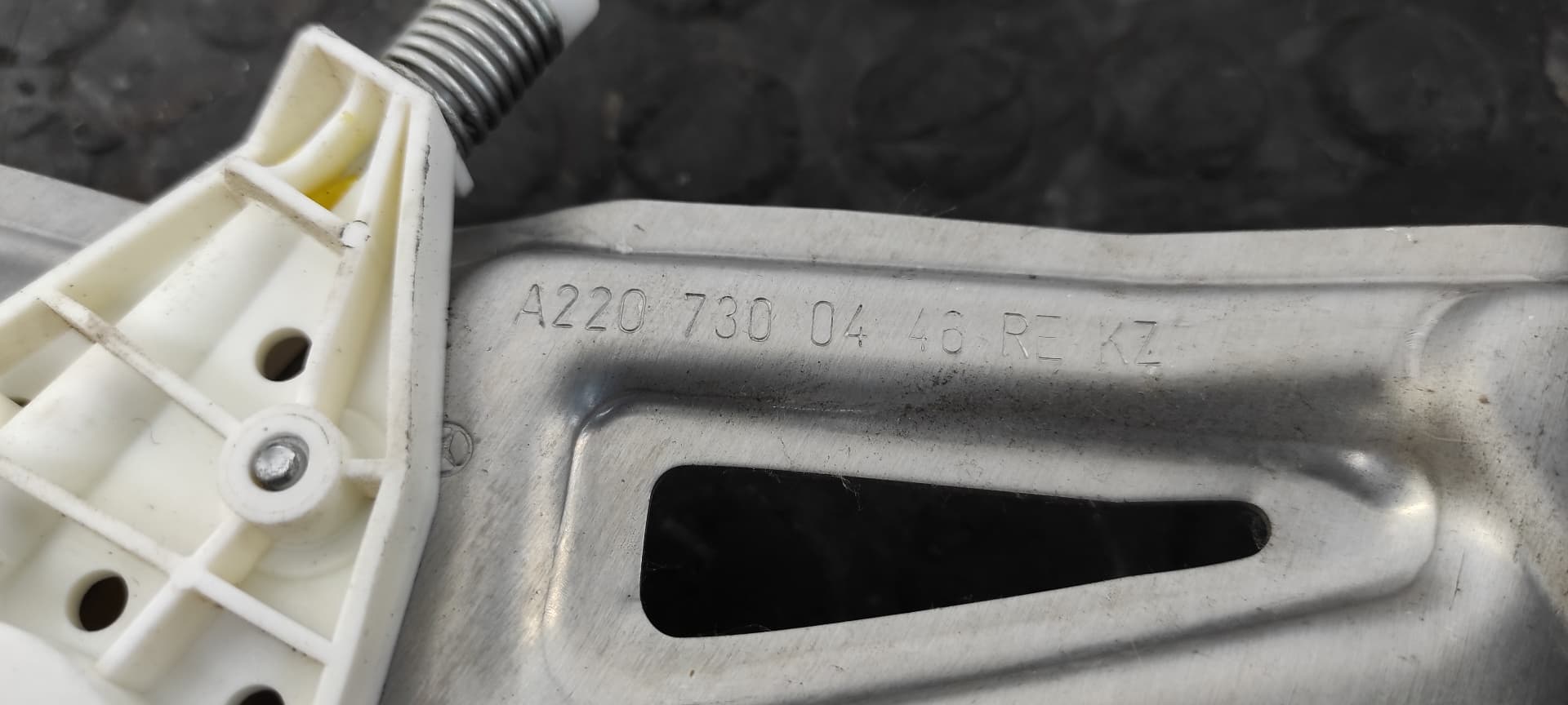Recambio de ELEVALUNAS TRASERO DERECHO para MERCEDES-BENZ CLASE S (W220) BERLINA 613960 referencia OEM IAM A2207300446   - AZUL 3