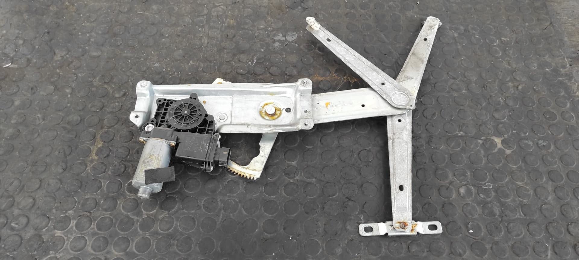 Recambio de ELEVALUNAS DELANTERO DERECHO para OPEL TIGRA 1.4 16V X14XE referencia OEM IAM 90520200   - ROJO