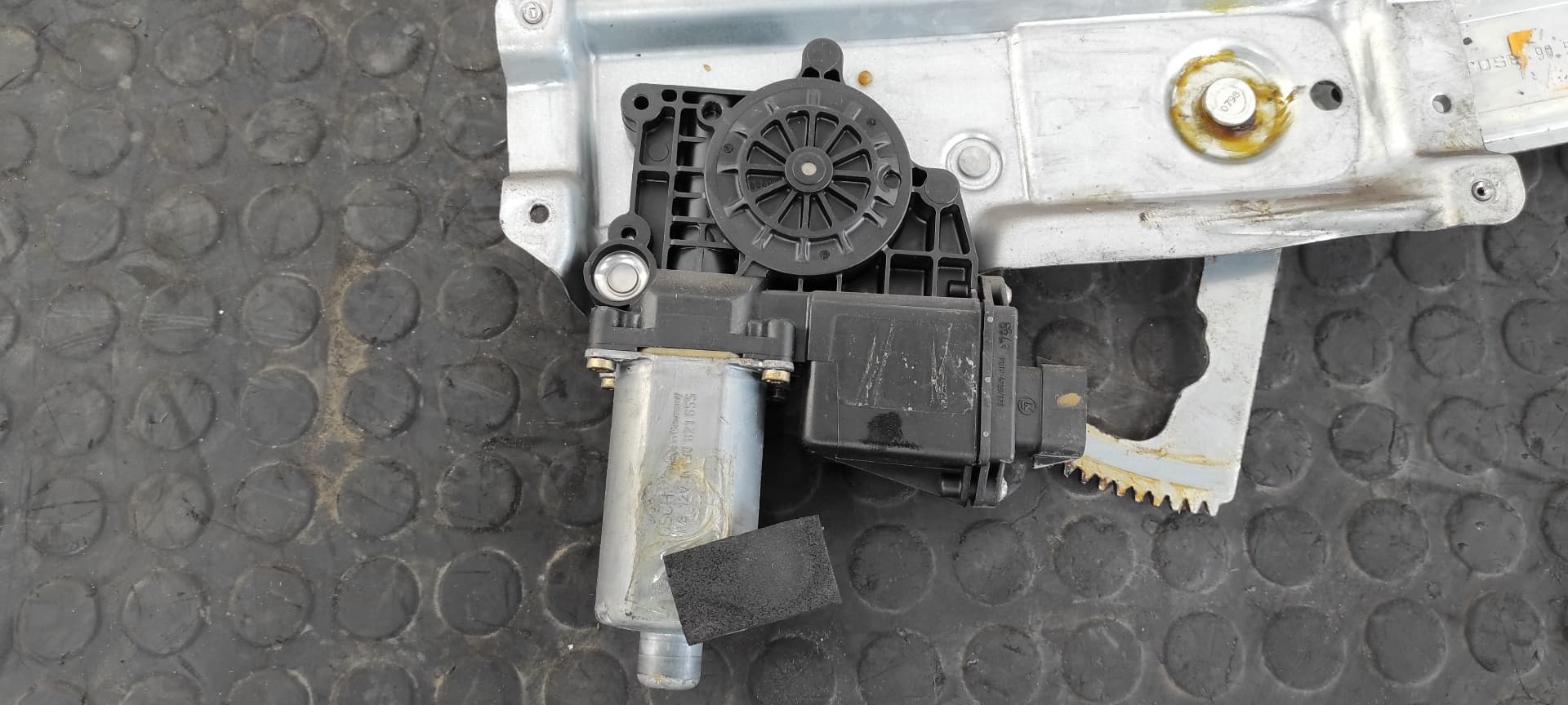 Recambio de ELEVALUNAS DELANTERO DERECHO para OPEL TIGRA 1.4 16V X14XE referencia OEM IAM 90520200   - ROJO 3