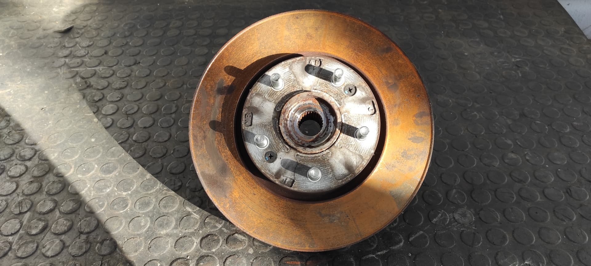 Recambio de MANGUETA DELANTERA IZQUIERDA para KIA SPORTAGE G4GC referencia OEM IAM AJ1 69T   - NEGRO 5