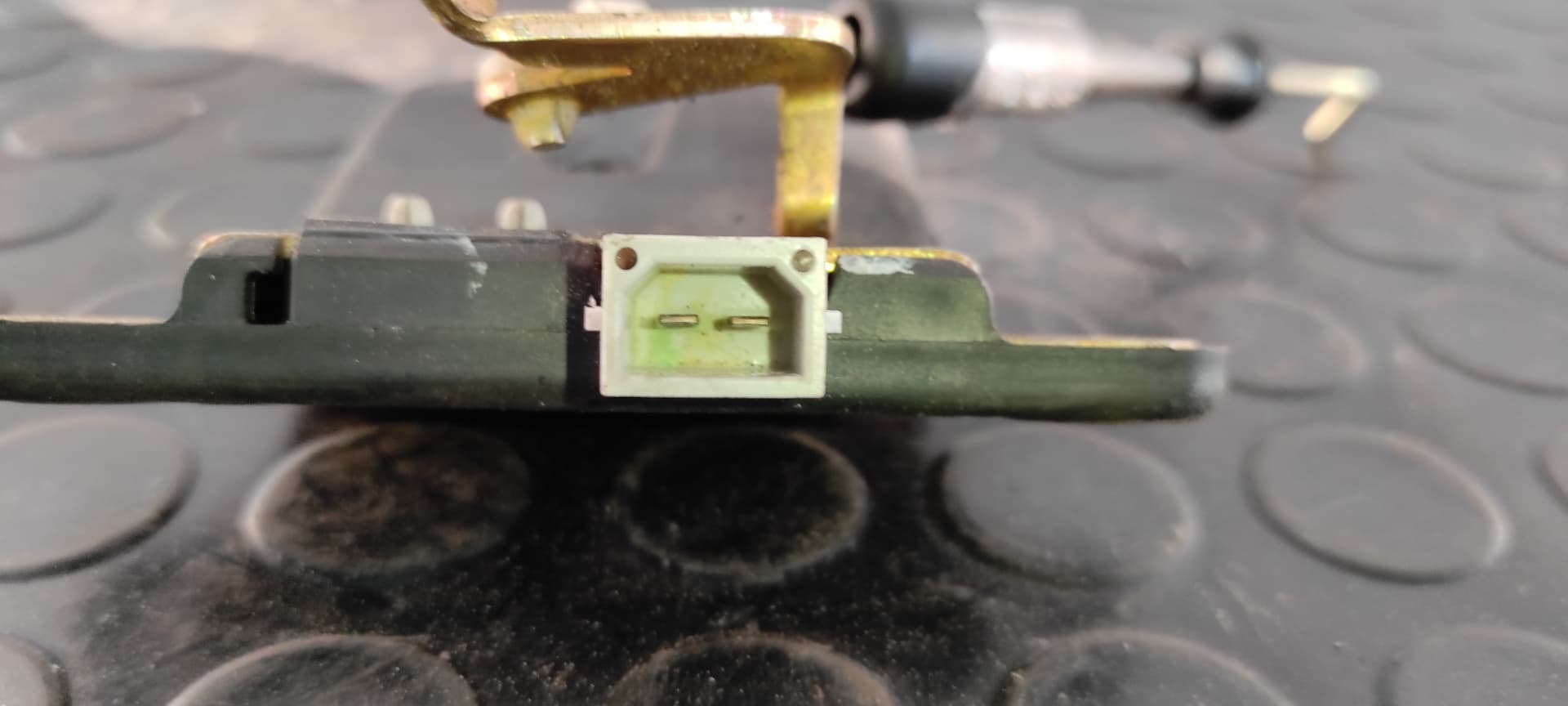 Recambio de CERRADURA MALETERO / PORTON para AUDI A6 BERLINA (4B2) 1.9 TDI AVF referencia OEM IAM 4B5827505B   - AZUL 3