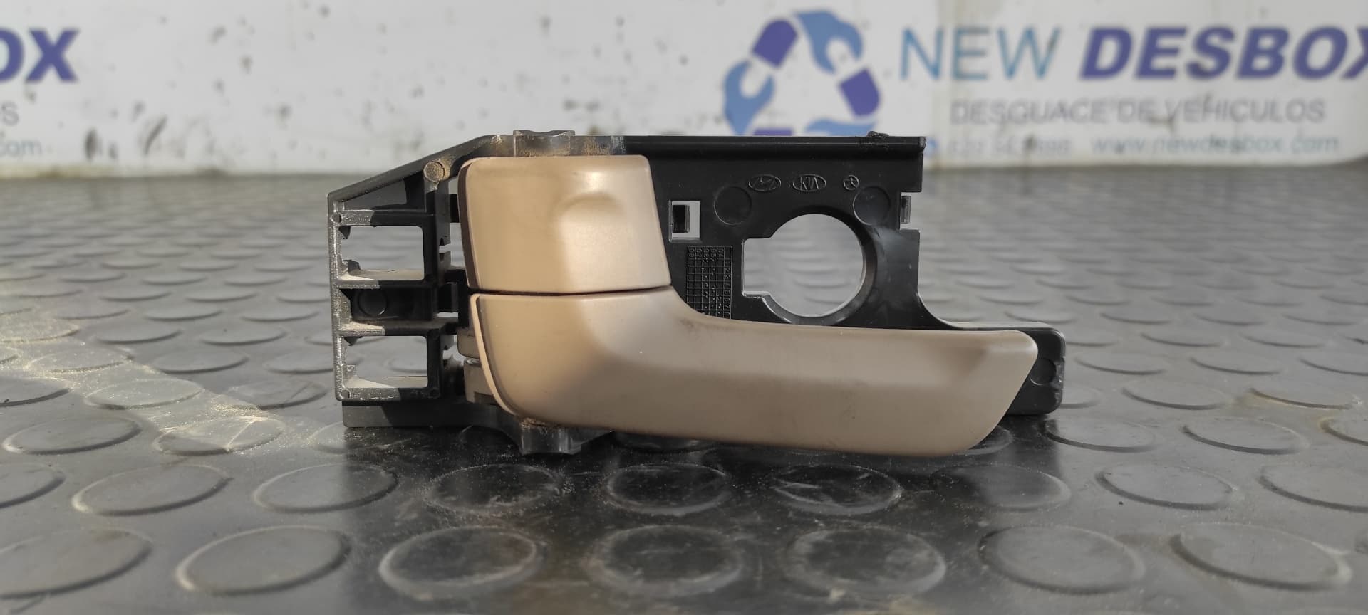 Recambio de MANETA INTERIOR TRASERA IZQUIERDA para KIA SPORTAGE Concept G4GC referencia OEM IAM 826131F000   - NEGRO