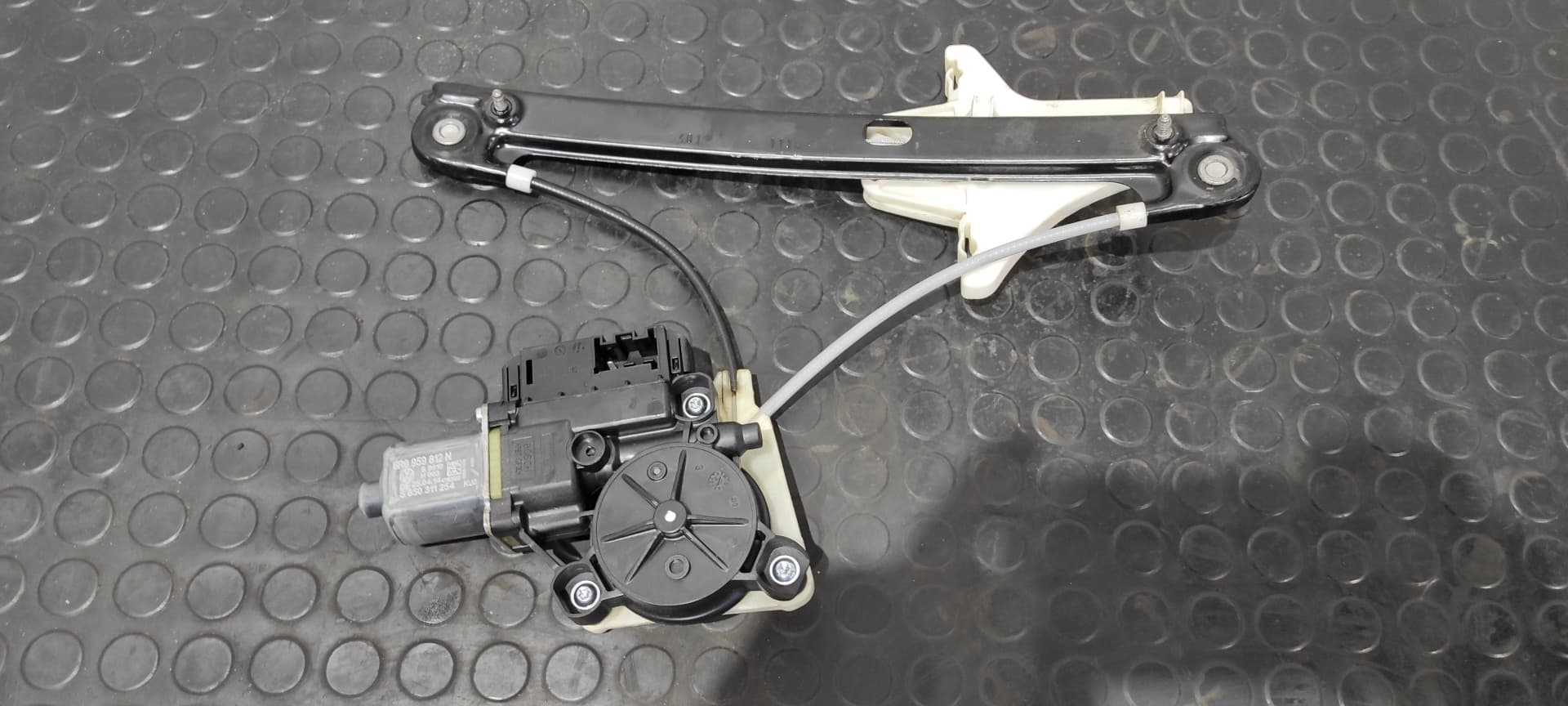 Recambio de ELEVALUNAS TRASERO DERECHO para VOLKSWAGEN POLO (6C1) Advance BlueMotion CUS referencia OEM IAM 6R0959812N   - AZUL