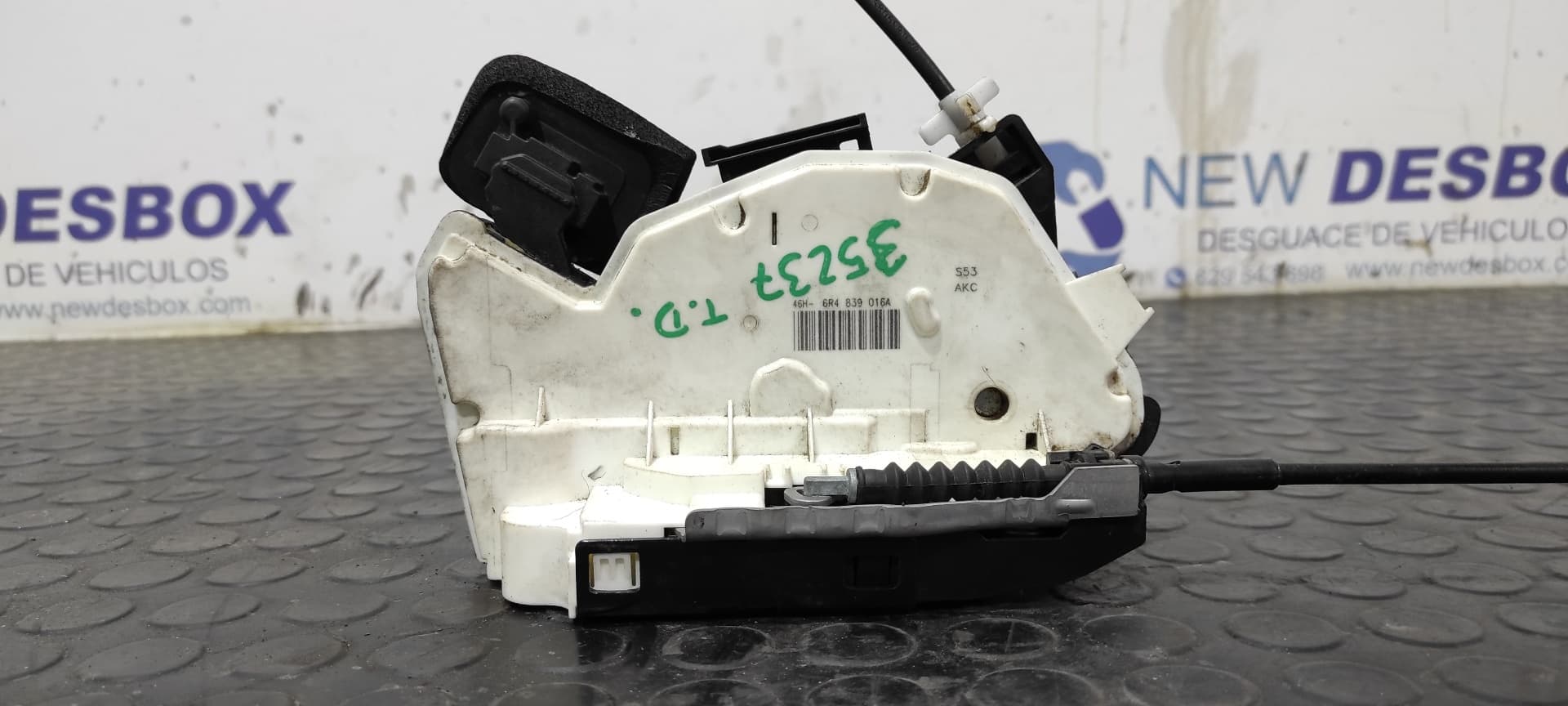 Recambio de CERRADURA PUERTA TRASERA DERECHA para VOLKSWAGEN POLO (6C1) Advance BlueMotion CUS referencia OEM IAM 6R4839016A   - AZUL