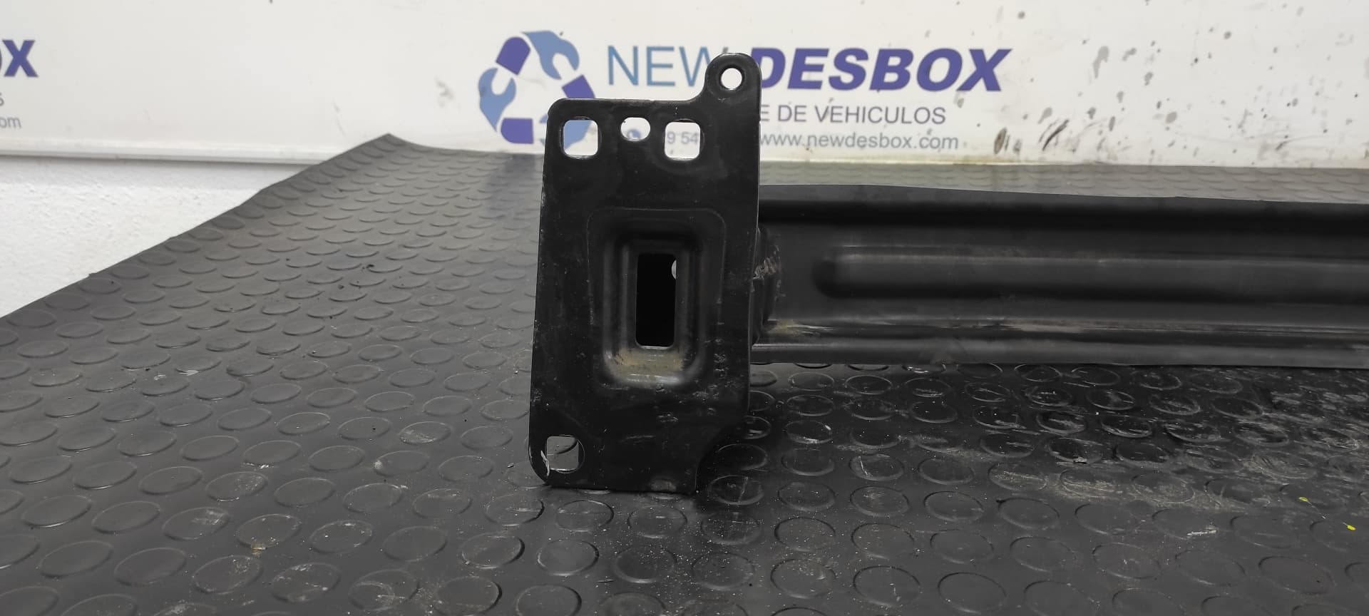 Recambio de REFUERZO PARAGOLPES DELANTERO para SEAT IBIZA (6J5) BXW referencia OEM IAM    - ROJO 7