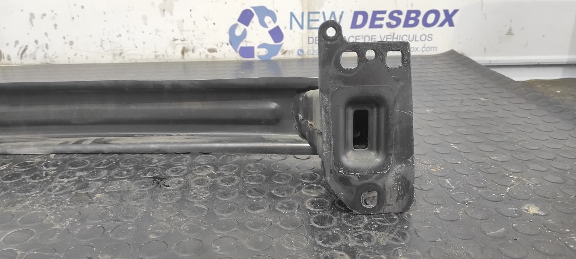Recambio de REFUERZO PARAGOLPES DELANTERO para SEAT IBIZA (6J5) BXW referencia OEM IAM    - ROJO 4
