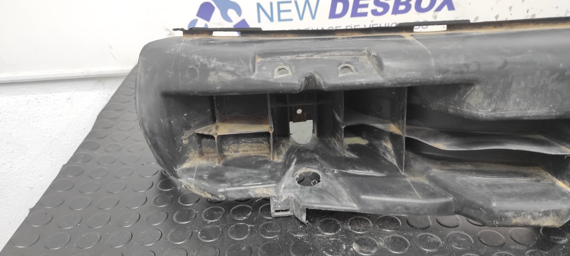 Recambio de REFUERZO PARAGOLPES DELANTERO para PEUGEOT PARTNER (S2) referencia OEM IAM 11