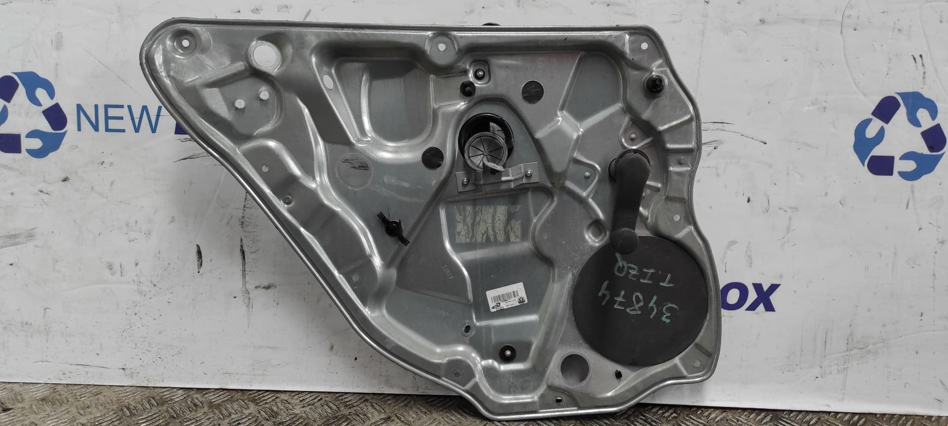 Recambio de ELEVALUNAS TRASERO IZQUIERDO para VOLKSWAGEN POLO (9N3) Advance BNM referencia OEM IAM 6Q6839755   - GRIS