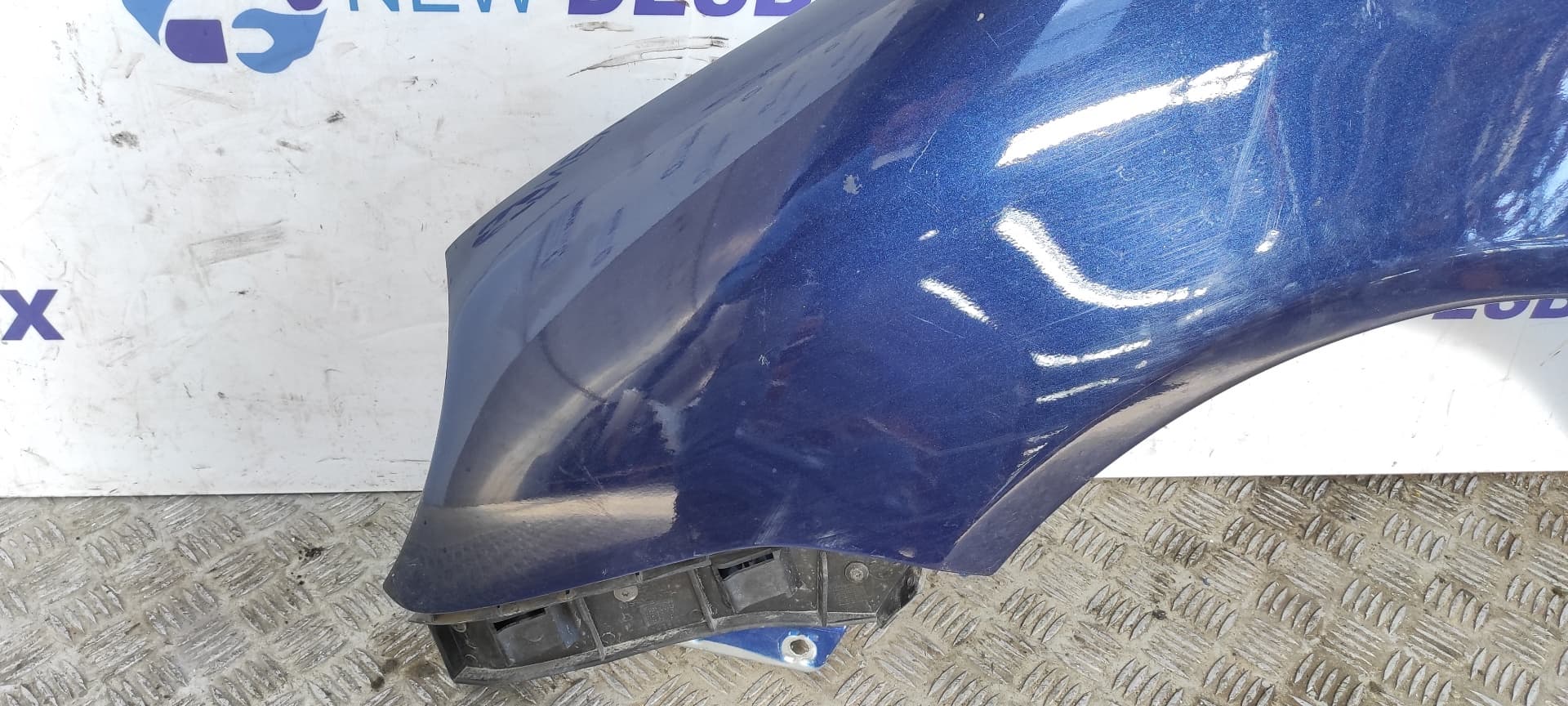 Recambio de ALETA DELANTERA IZQUIERDA para VOLKSWAGEN POLO (9N1) AMF referencia OEM IAM    - AZUL 8
